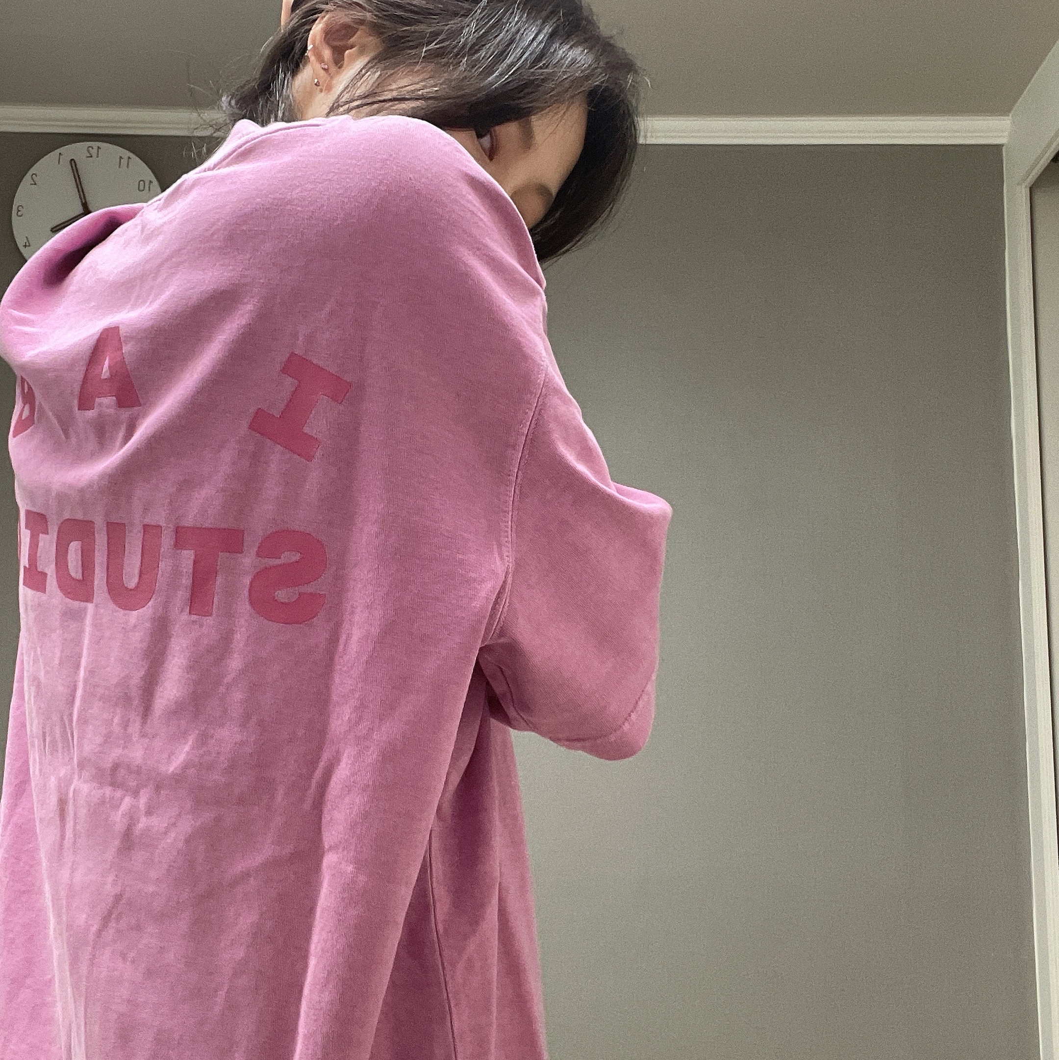 IAB Studio Pigment T-Shirt Magenta 착용 스타일 - 2