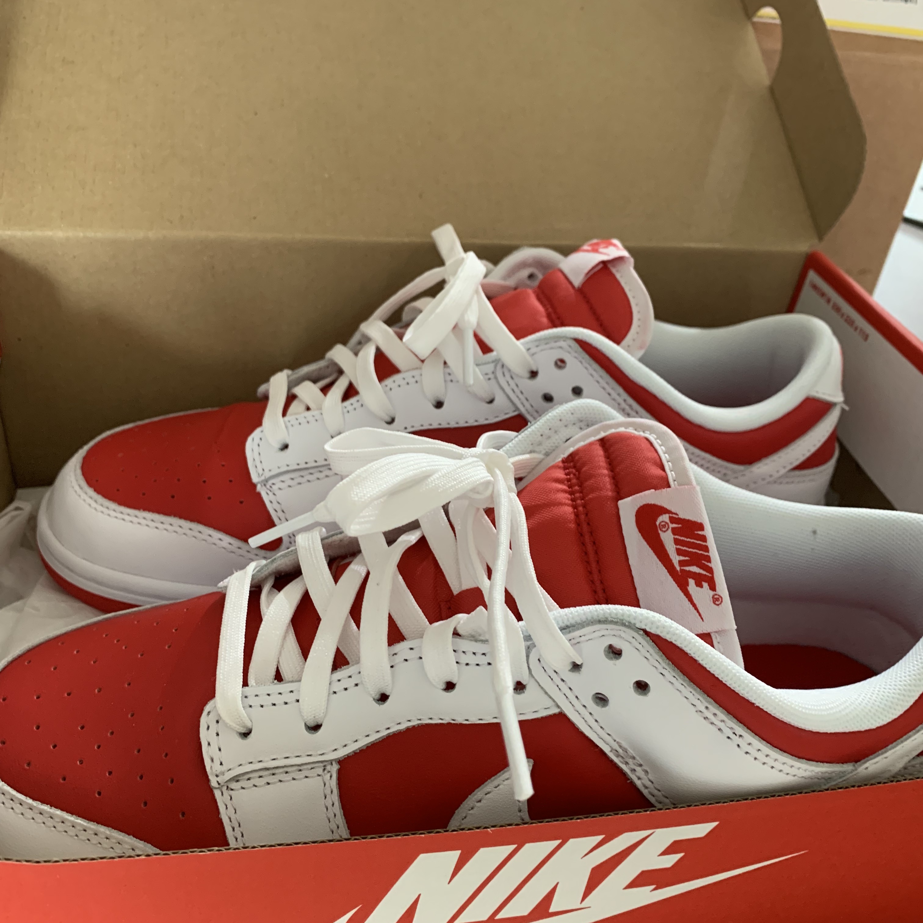 Nike Dunk Low Retro Championship Red 착용 스타일 - 3