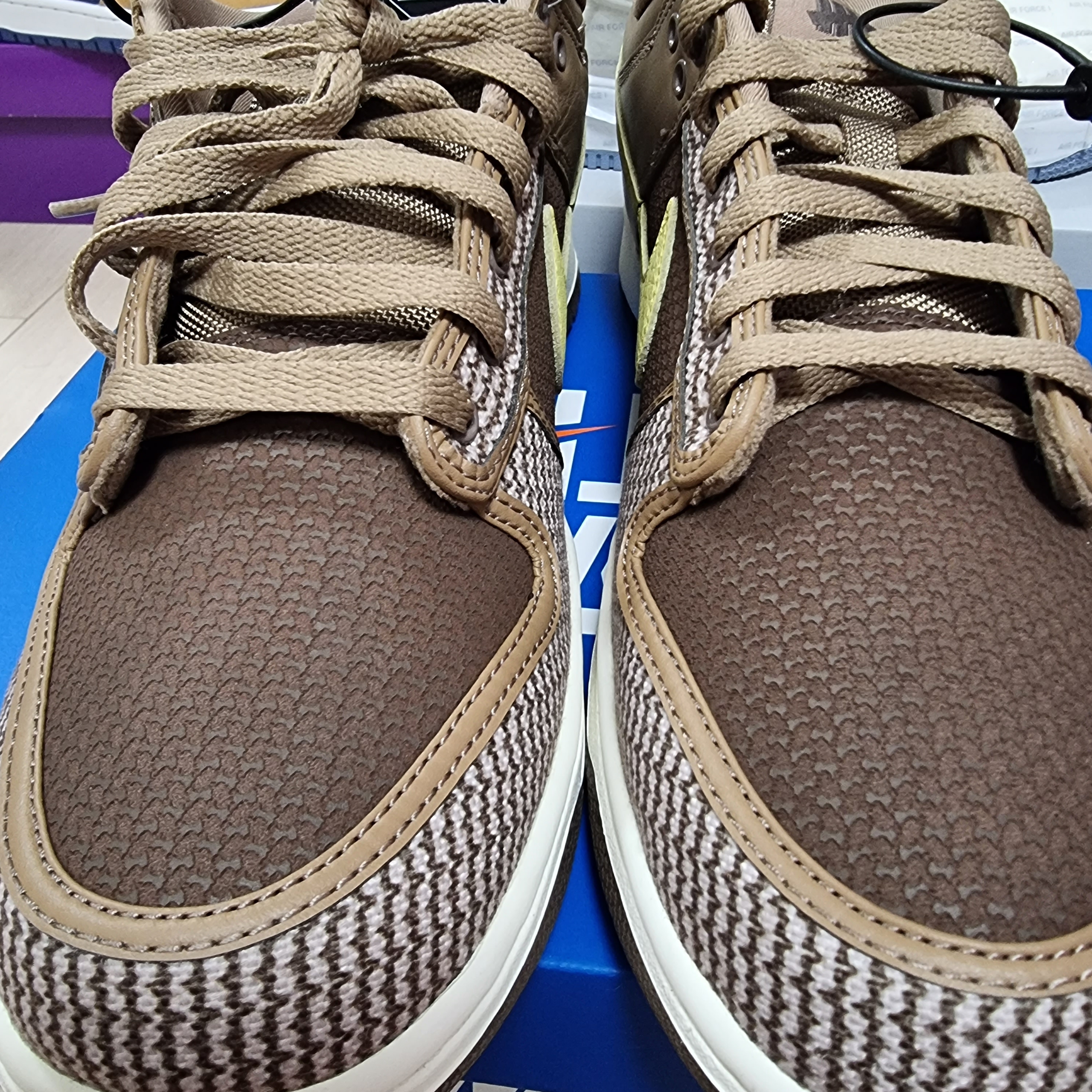 Nike x Undefeated Dunk Low SP Canteen 착용 스타일 - 3