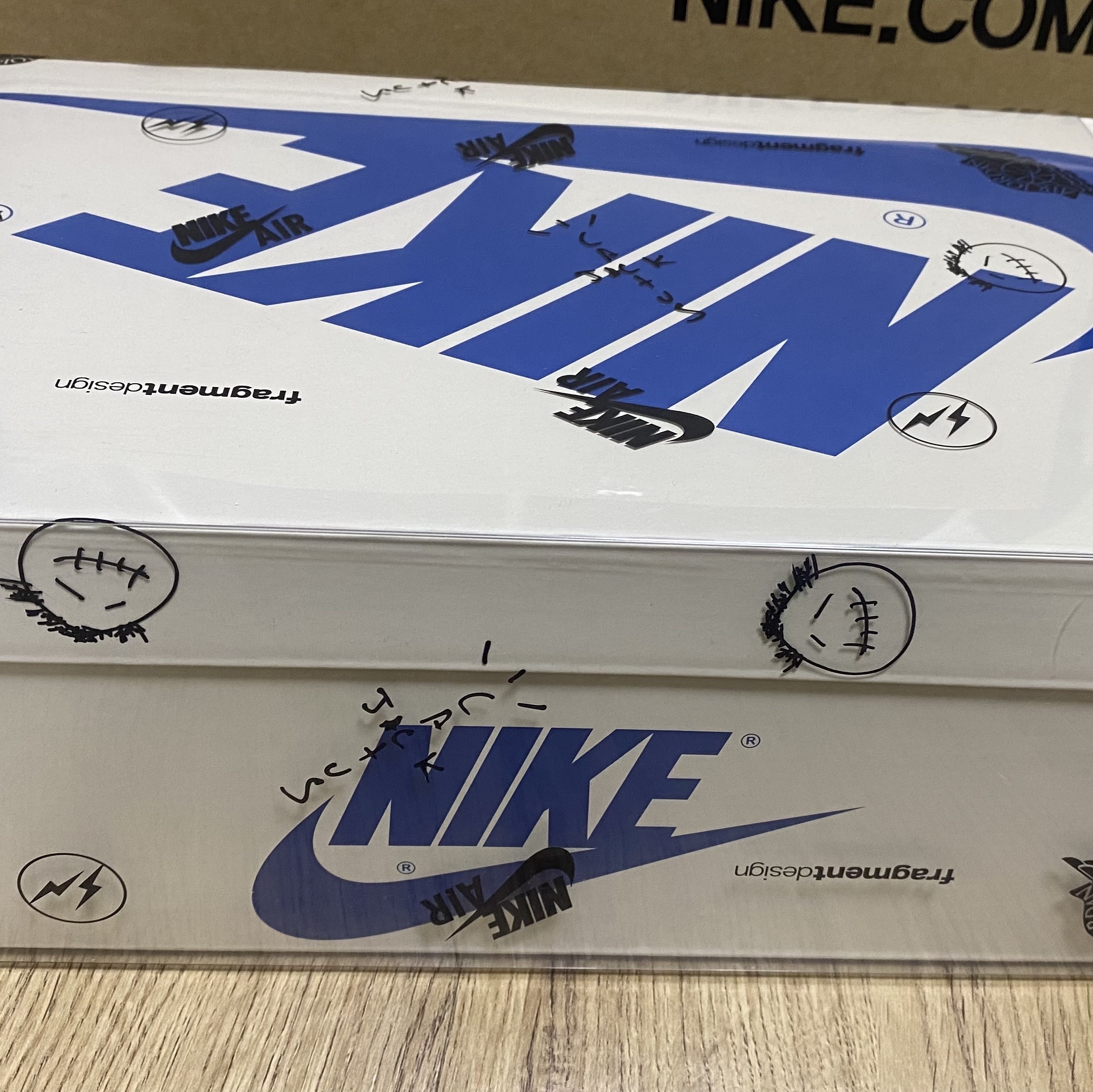 Jordan 1 x Travis Scott x Fragment Retro Low OG SP Military Blue 착용 스타일 - 1