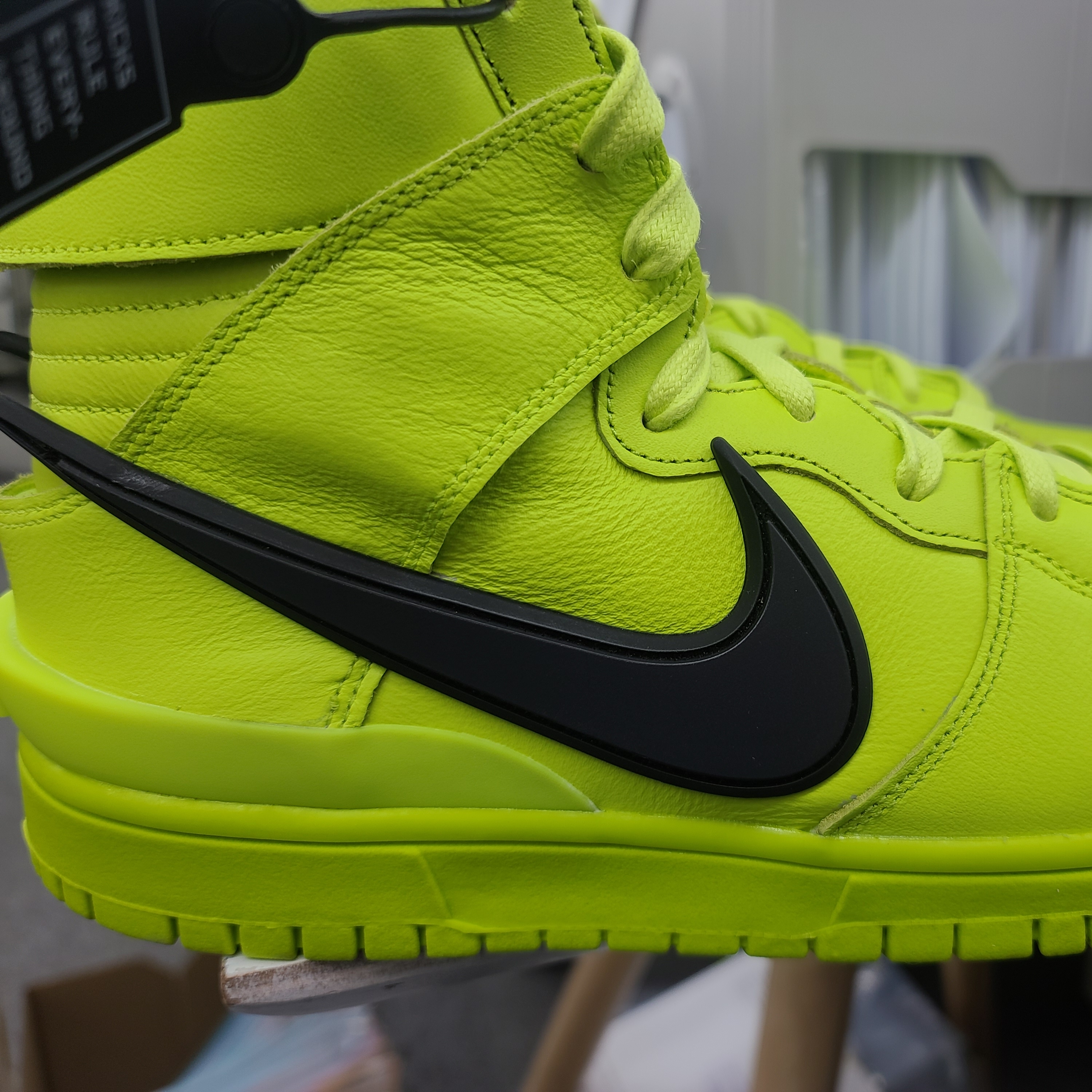 Nike x Ambush Dunk High Flash Lime 착용 스타일 - 1