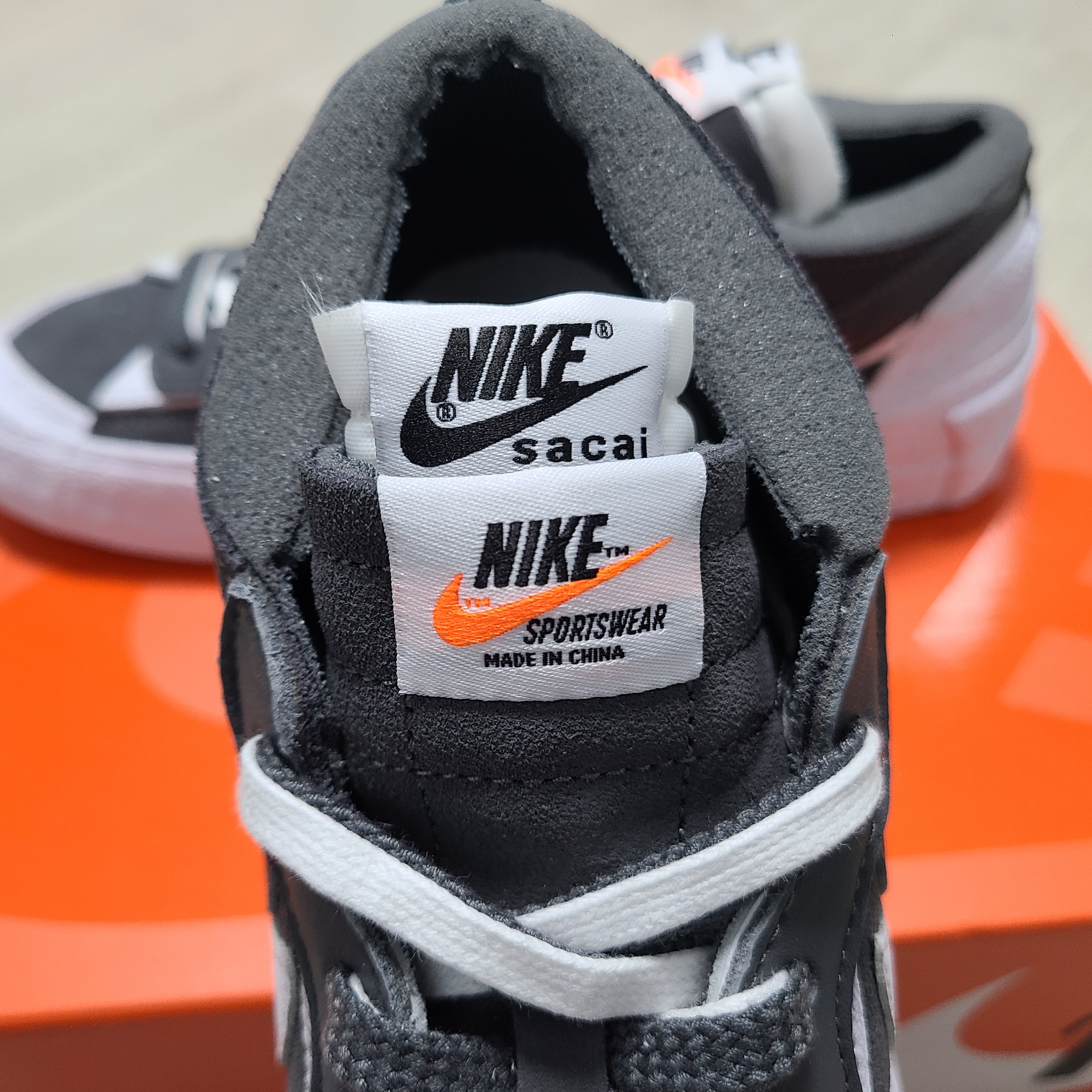 Nike x Sacai Blazer Low Iron Grey 착용 스타일 - 3