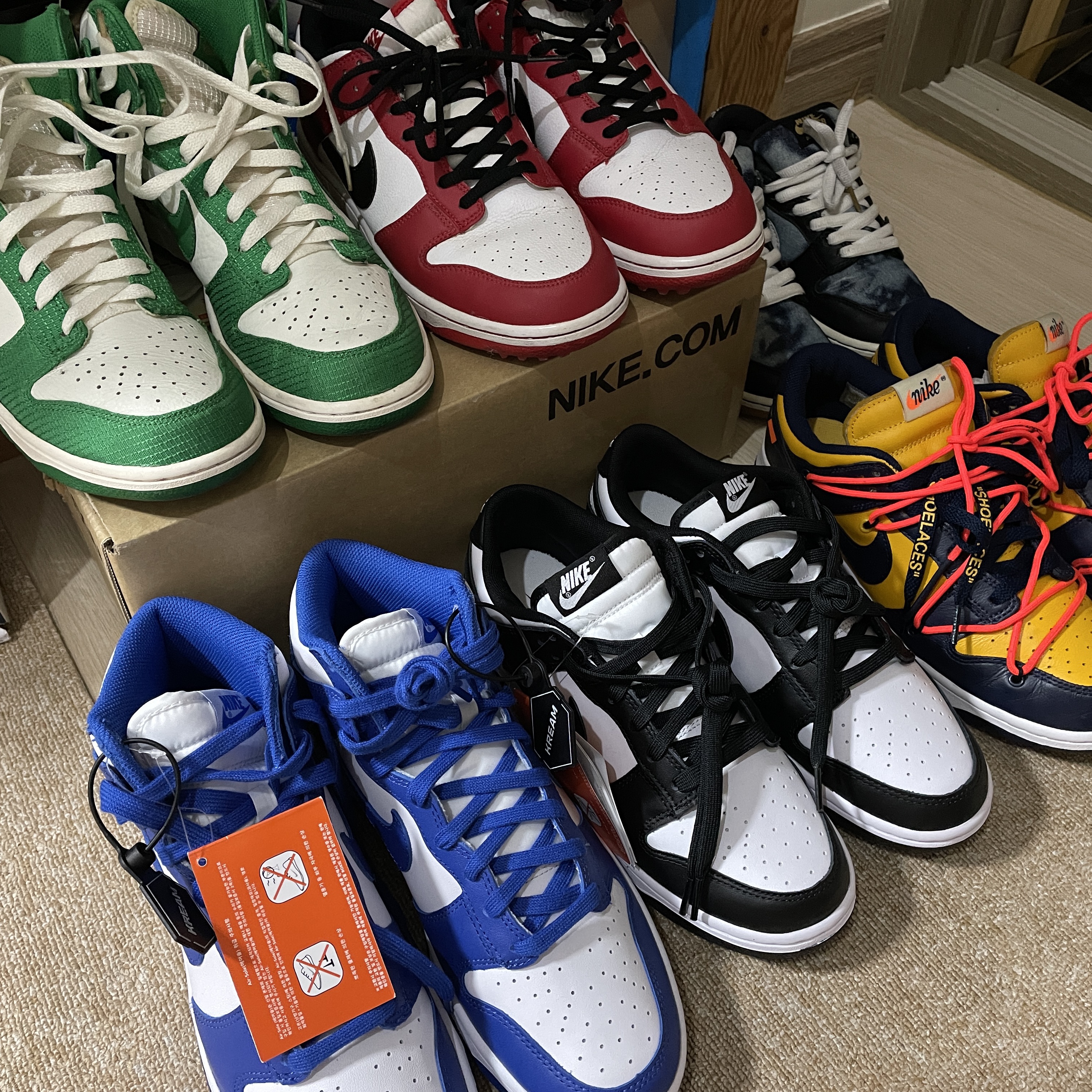Nike Dunk Low Retro Black, Nike Dunk High Retro Game Royal 착용 스타일 - 1
