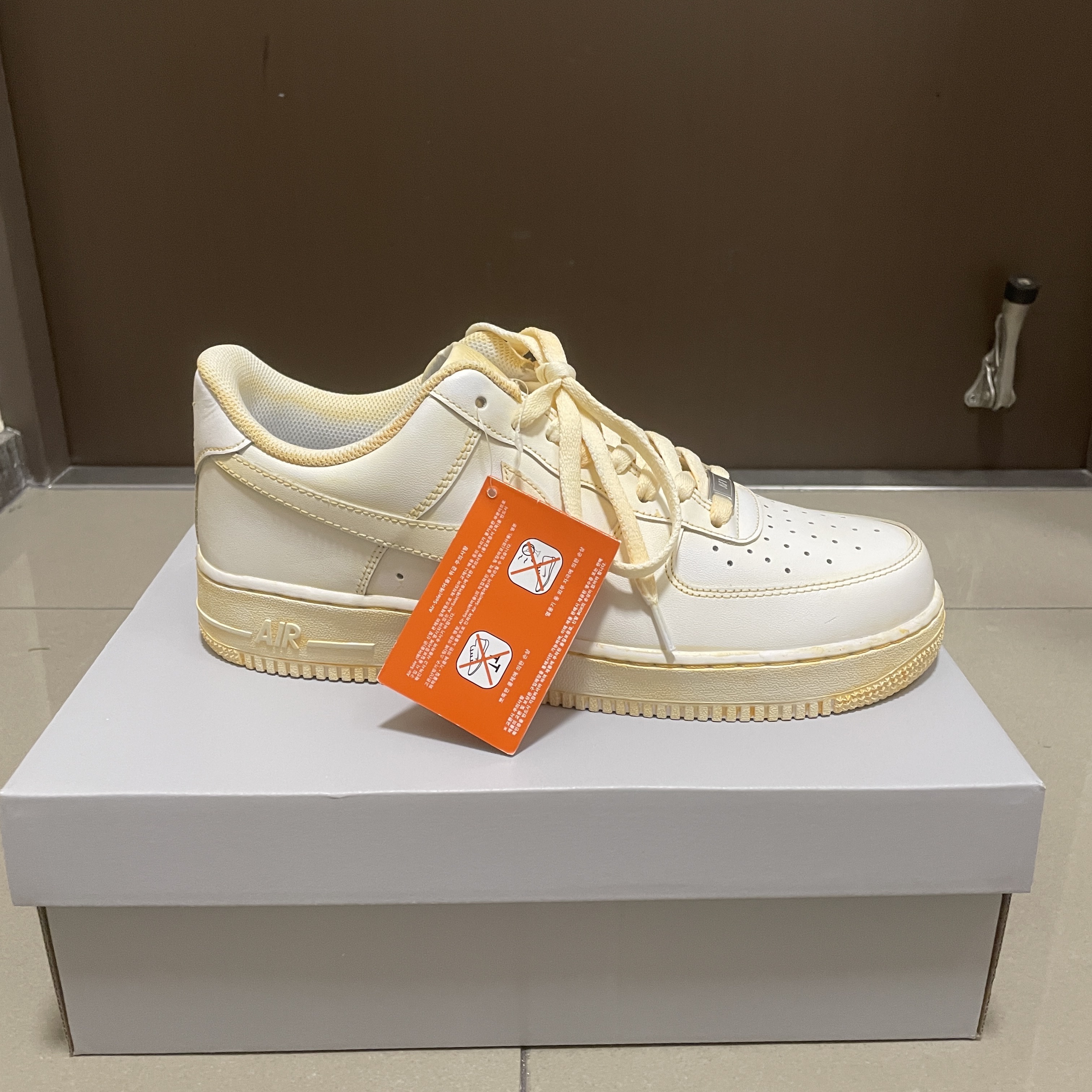 Nike Air Force 1 '07 Low White, Nike Air Force 1 '07 LV8 Timeless Classic 착용 스타일 - 4