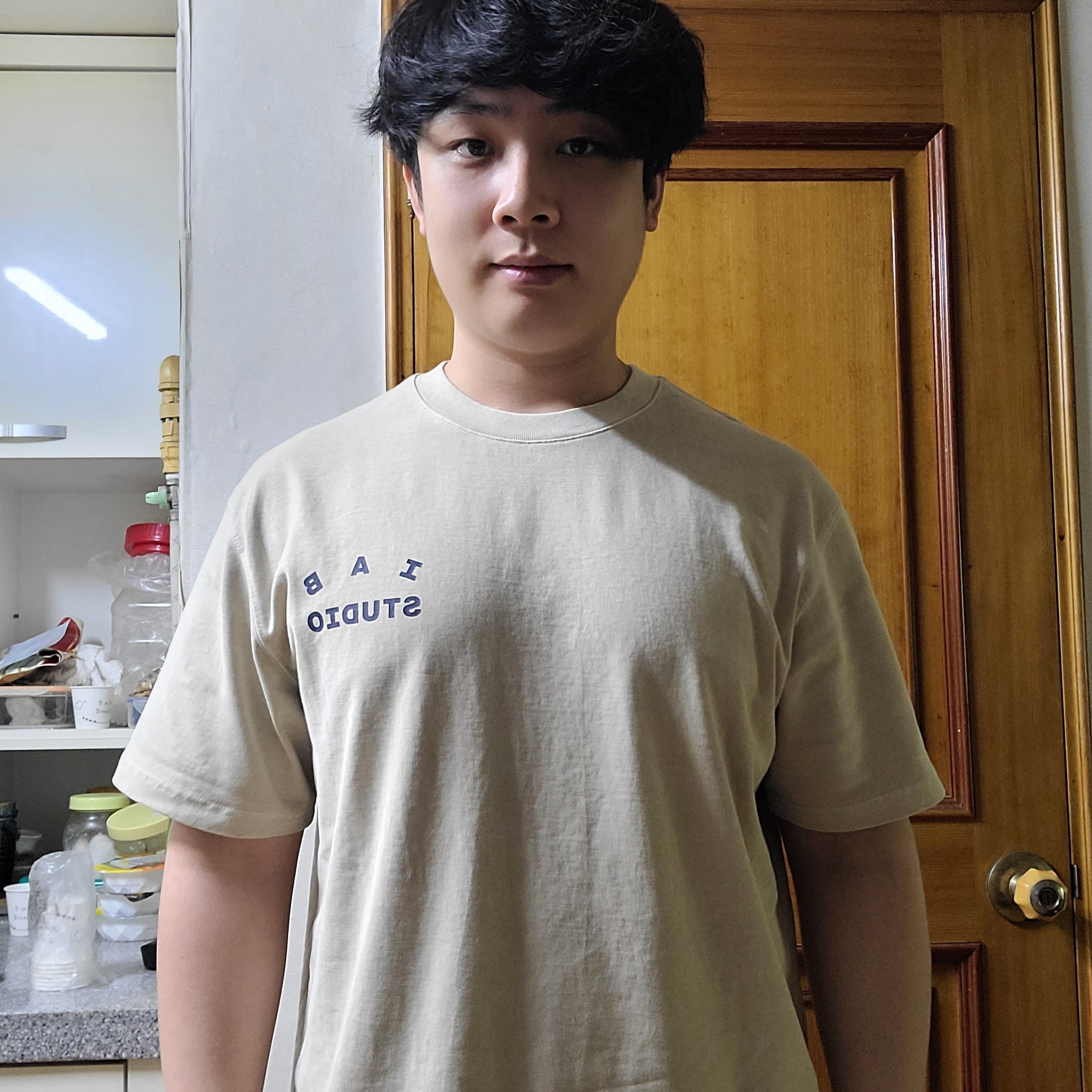 IAB Studio Pigment T-Shirt Oatmeal 착용 스타일