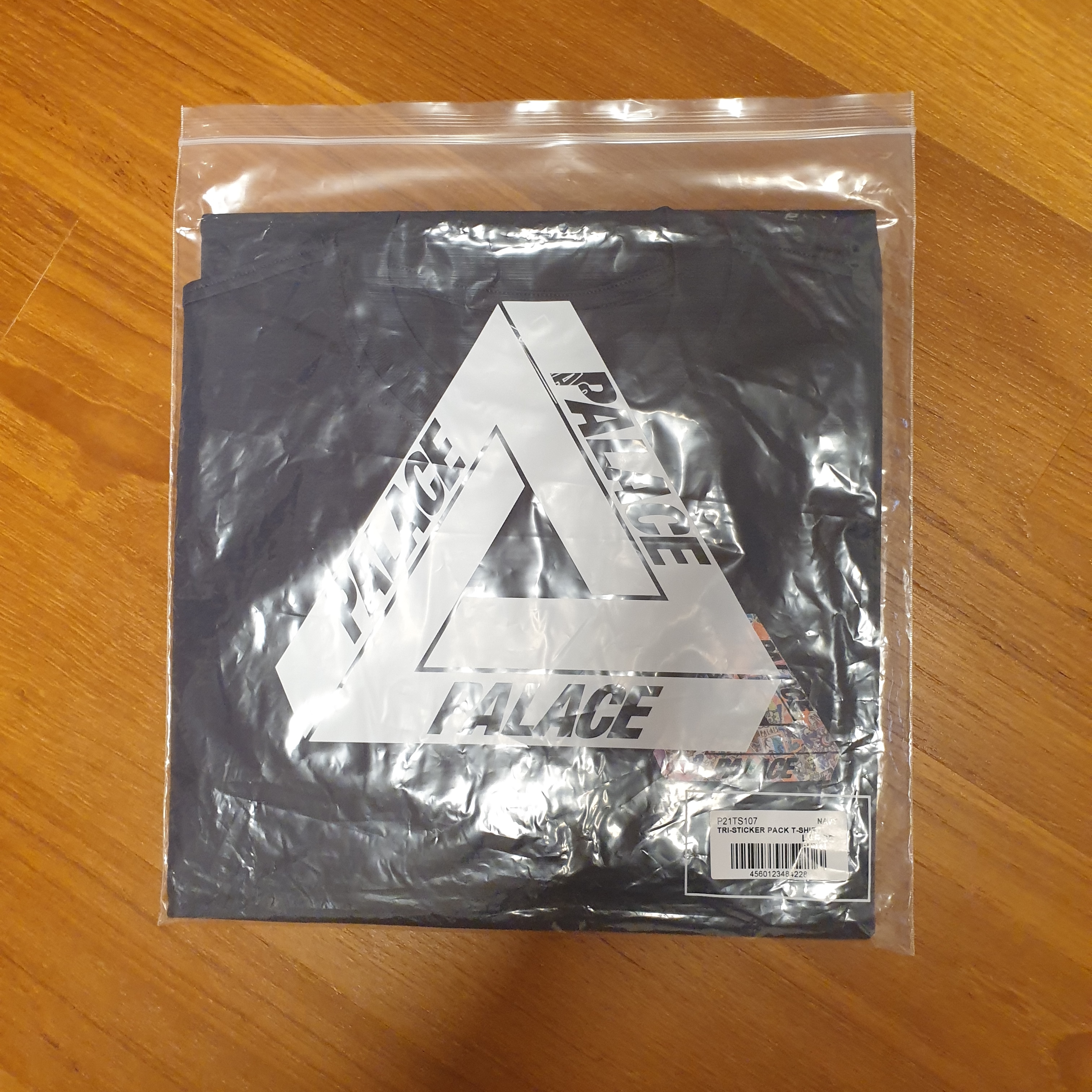 Palace Tri-Sticker Pack T-Shirt Navy - 21FW 착용 스타일