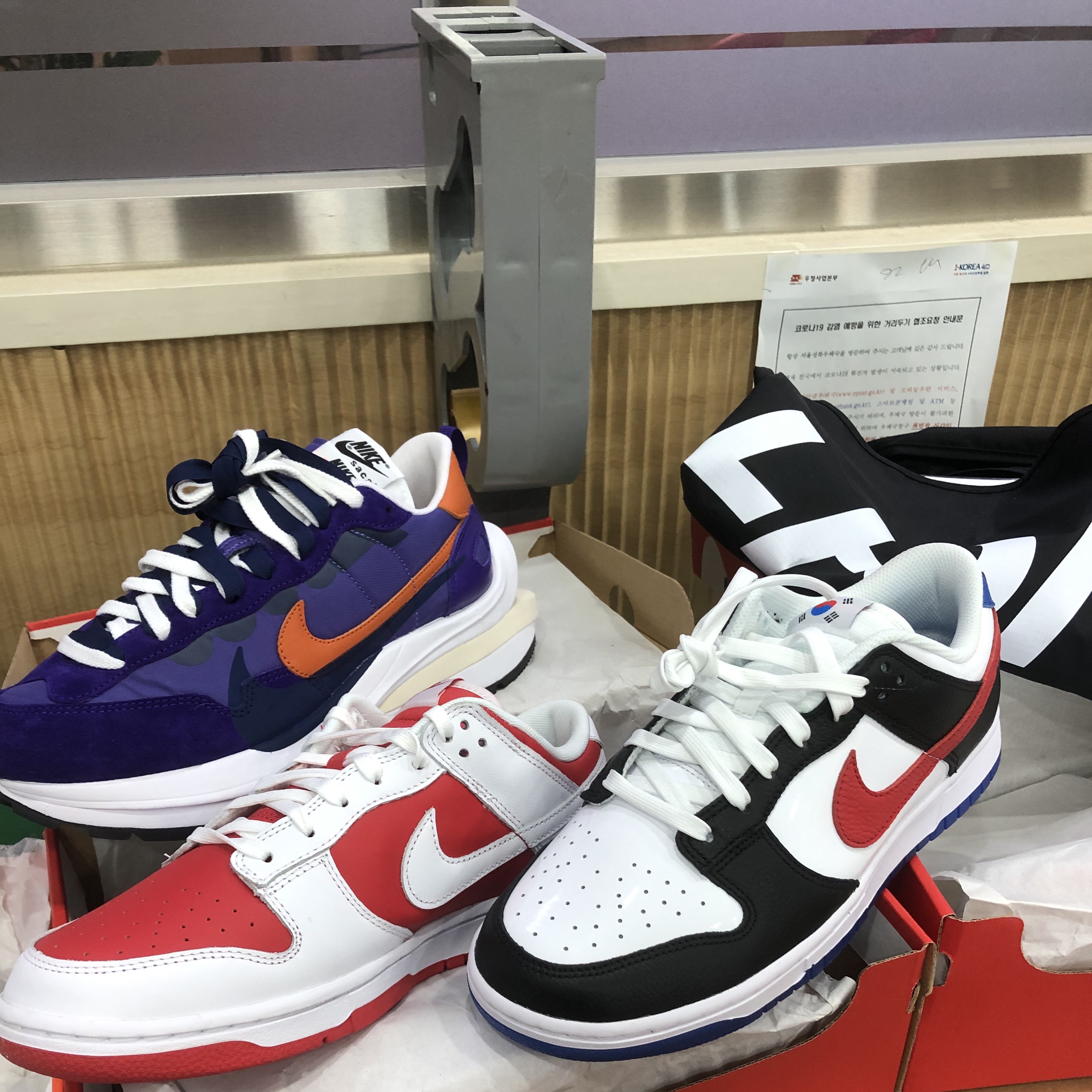 Nike Dunk Low SE Seoul (With Special Gift), Nike Dunk Low Retro Championship Red 착용 스타일
