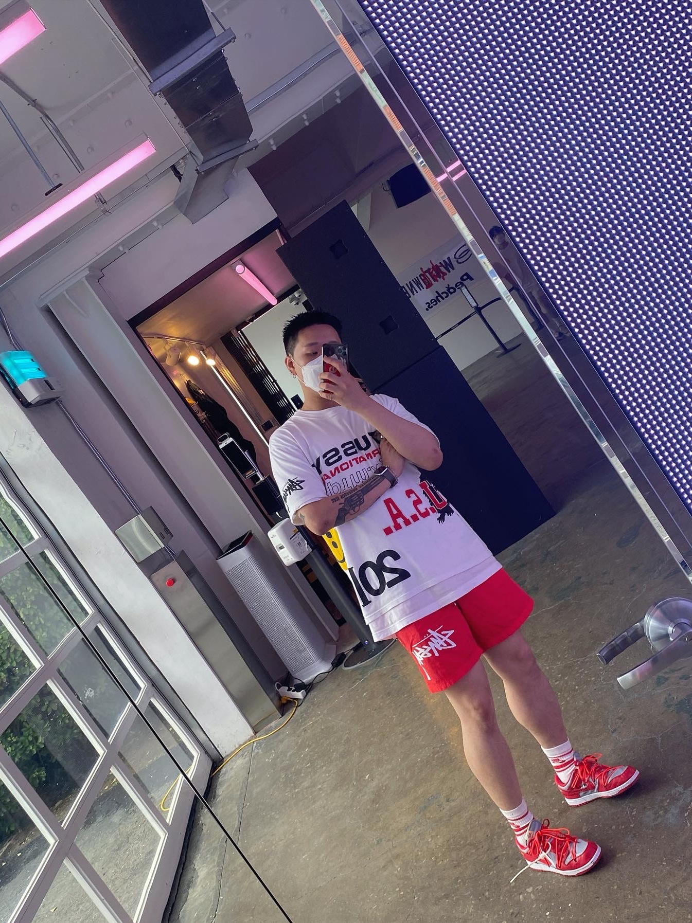 Stussy x Cactus Plant Flea Market USA 2019 T-Shirt White, Nike x Stussy Water Shorts Habanero Red 착용 스타일 - 3