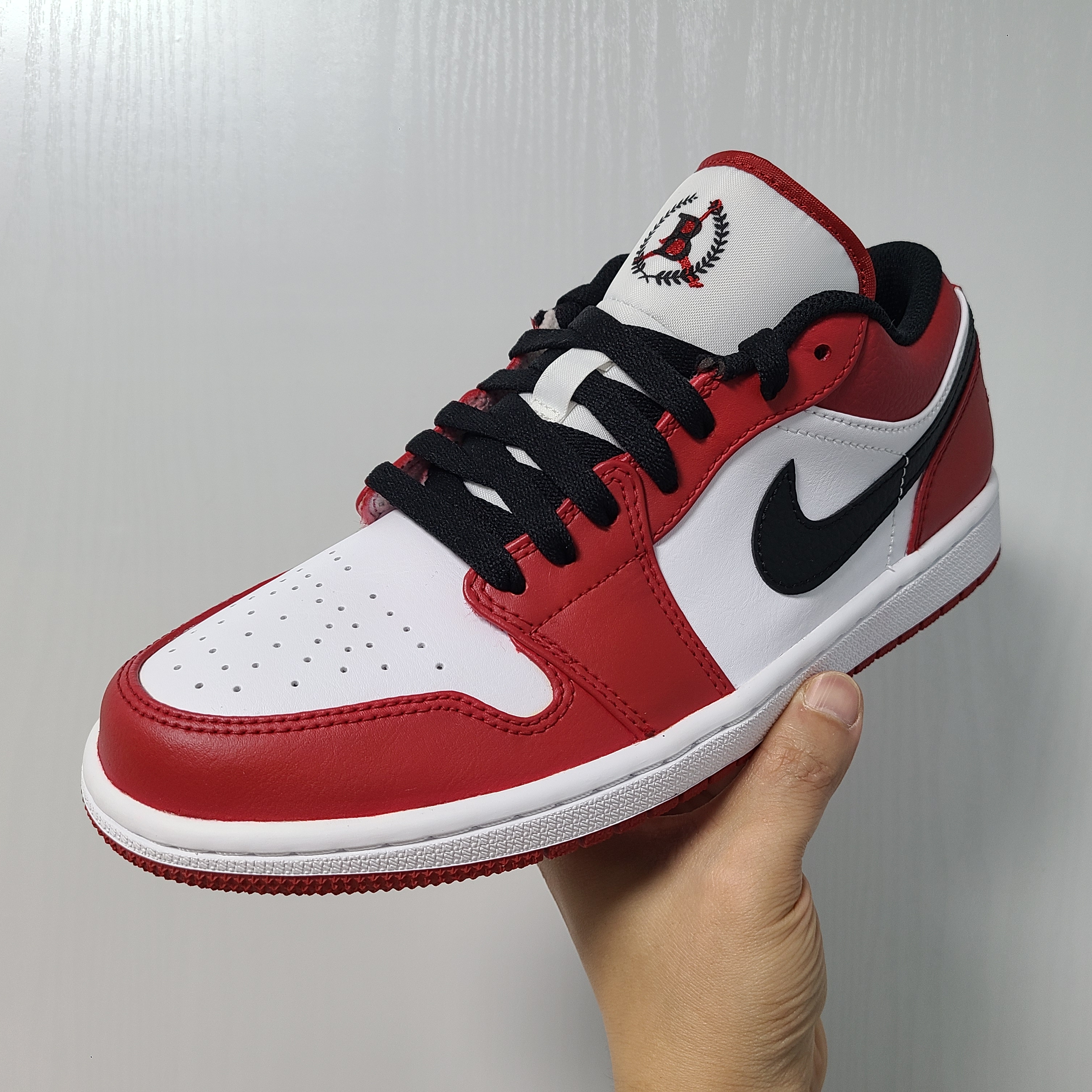 Nike SB Dunk Low Pro Chicago, Jordan 1 Retro Low OG Chicago 2016 착용 스타일 - 1