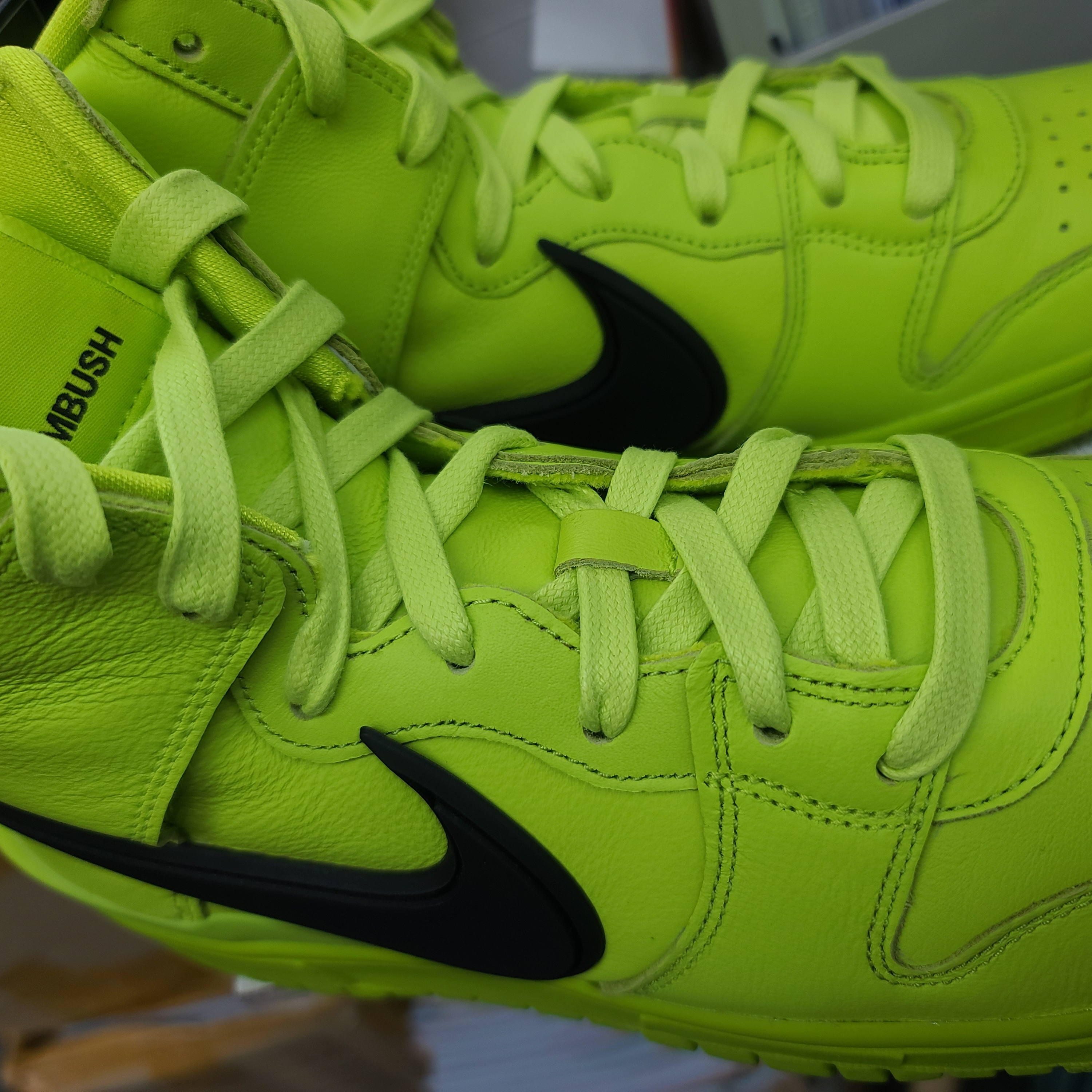 Nike x Ambush Dunk High Flash Lime 착용 스타일 - 2