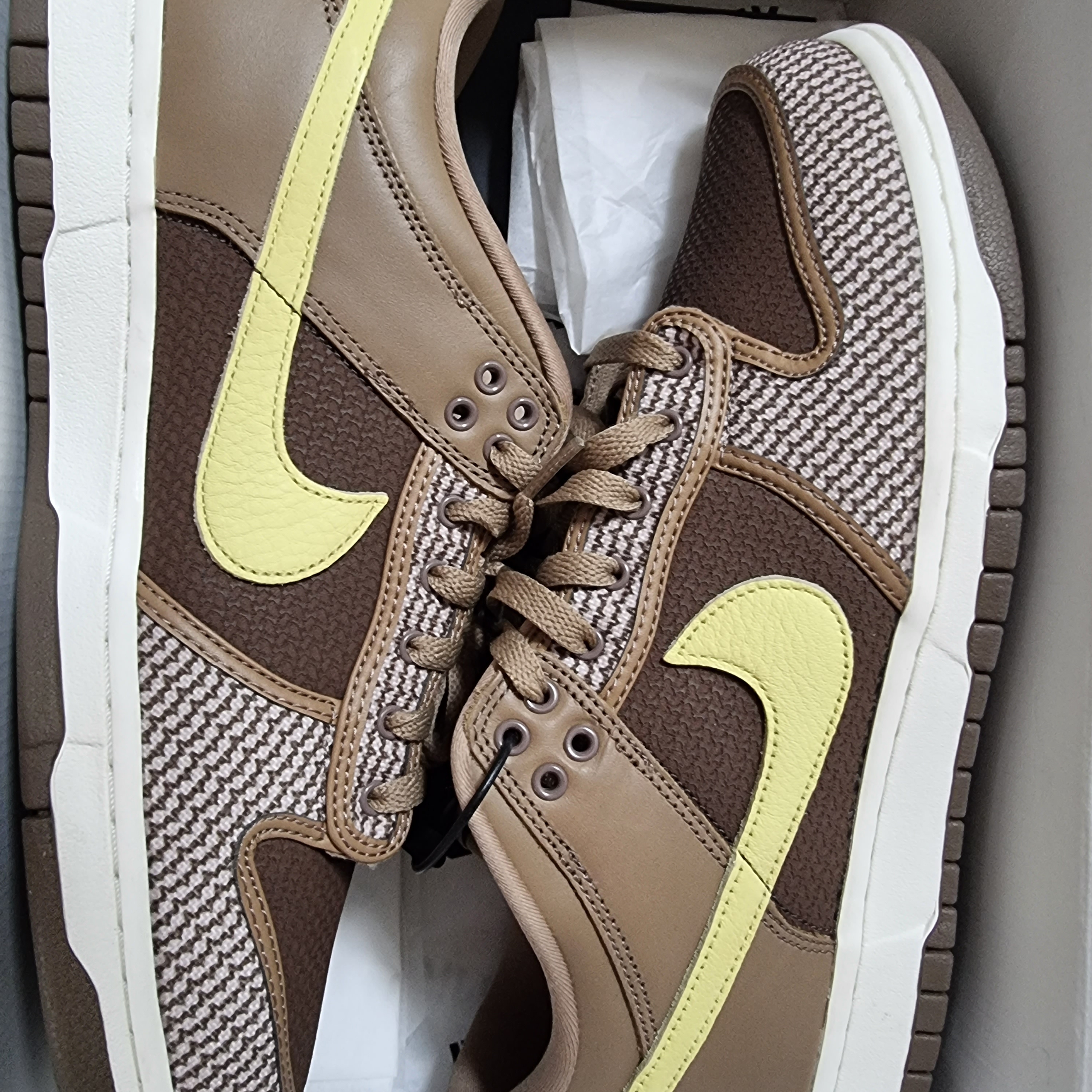 Nike x Undefeated Dunk Low SP Canteen 착용 스타일 - 2