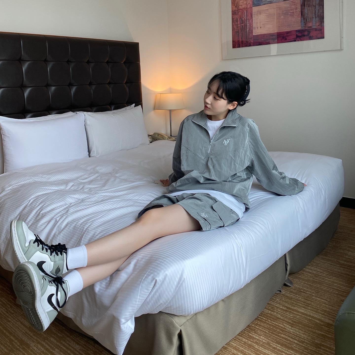 Jordan 1 Mid Light Smoke Grey 착용 스타일
