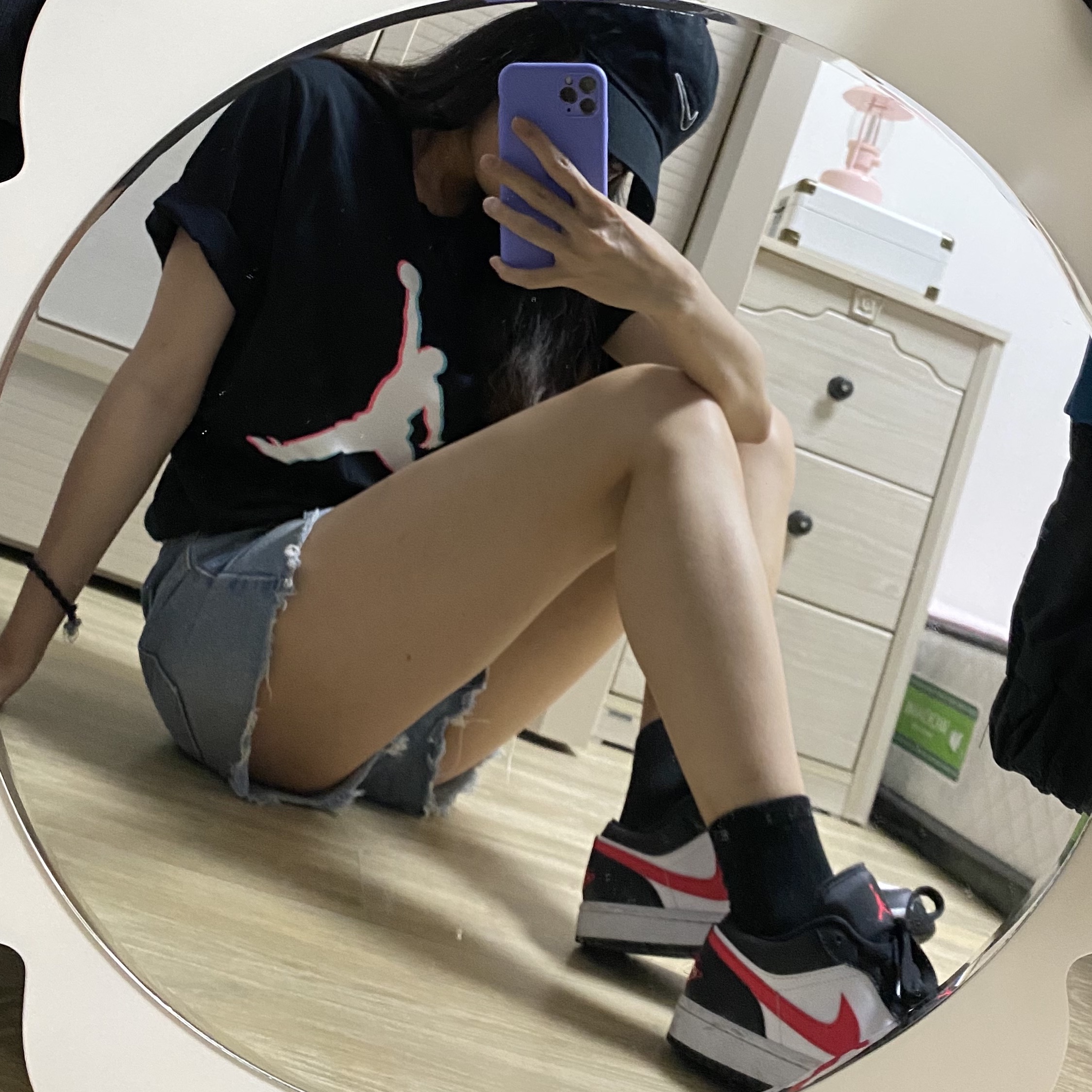 (W) Jordan 1 Low Black Siren Red 착용 스타일