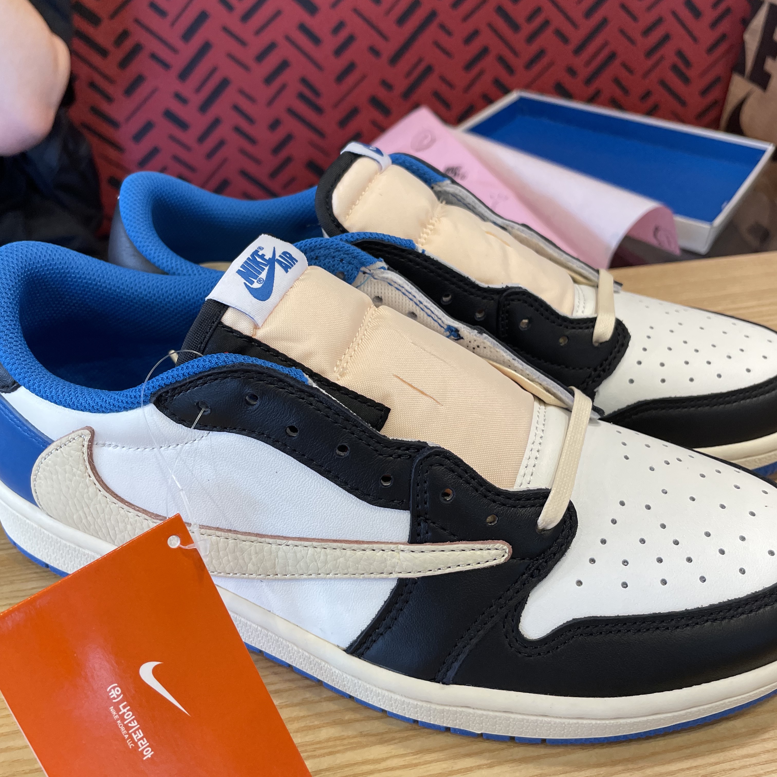 Jordan 1 x Travis Scott x Fragment Retro Low OG SP Military Blue 착용 스타일
