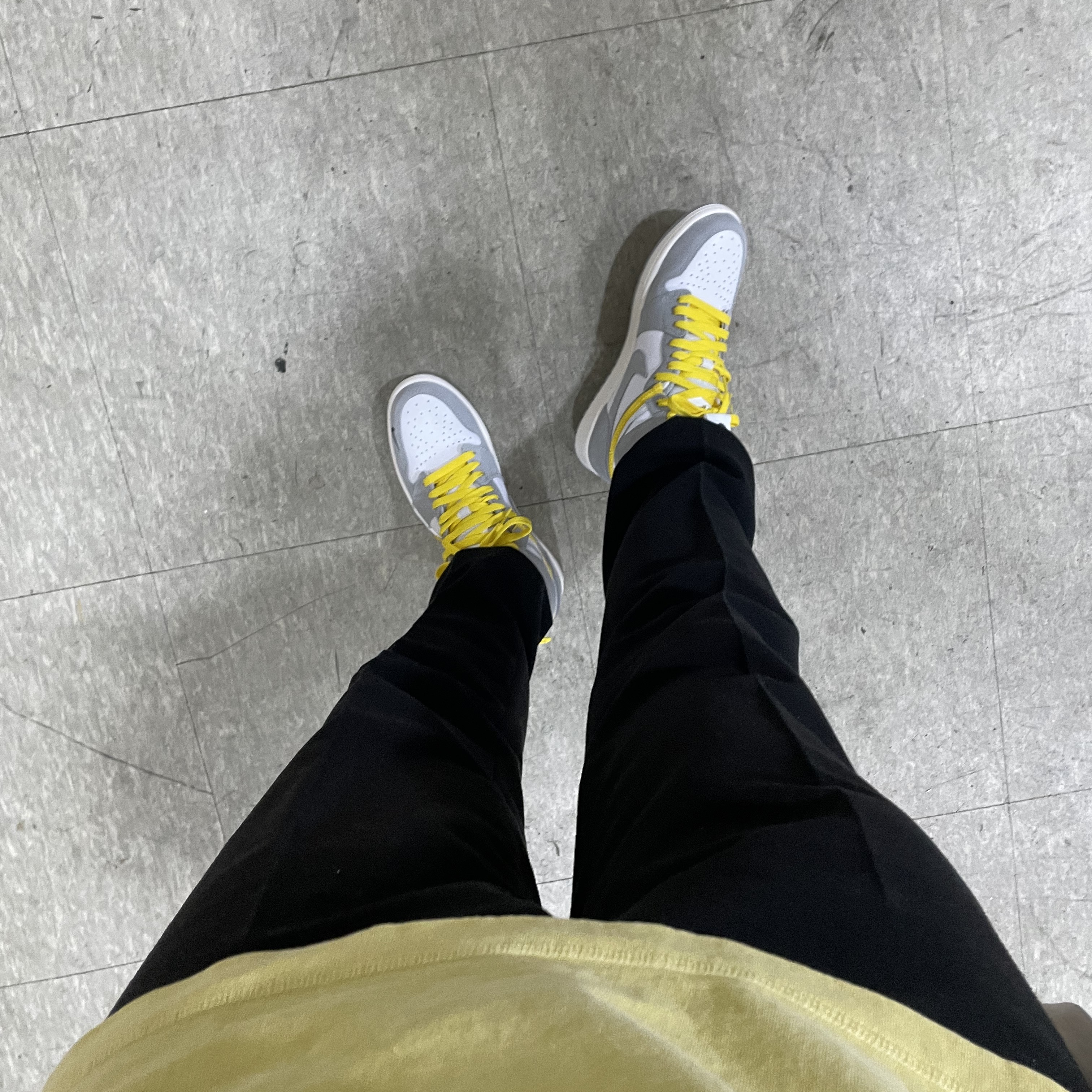 Jordan 1 High Switch Light Smoke Grey 착용 스타일