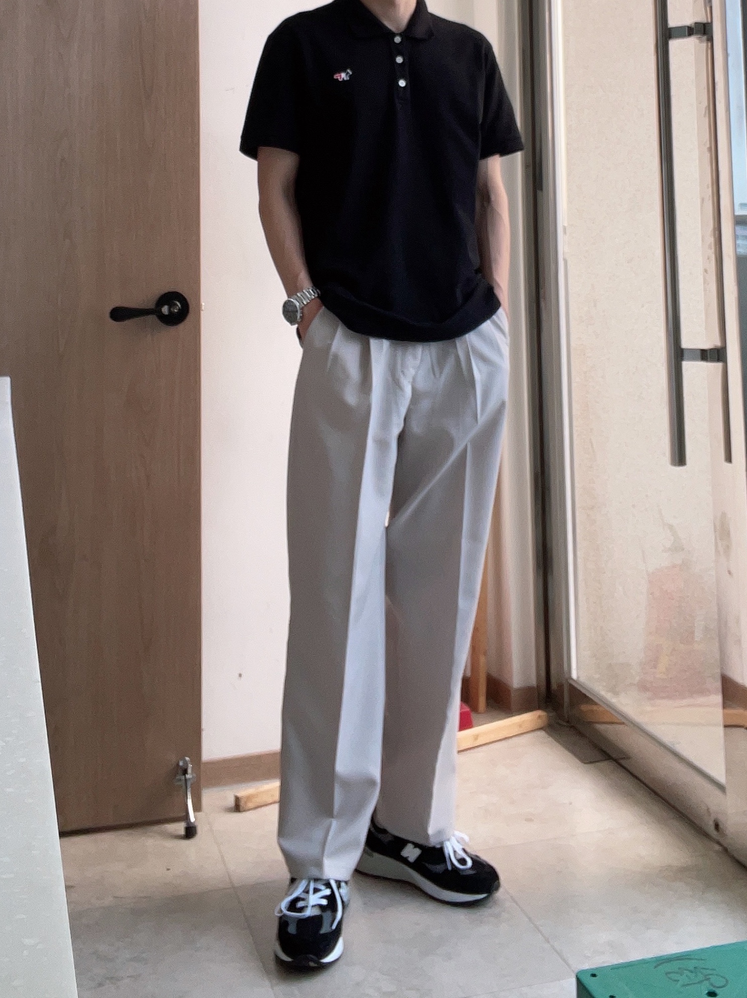 New Balance 992 Made in USA Black Grey, Maison Kitsune Tricolor Fox Patch Classic Polo Navy 착용 스타일