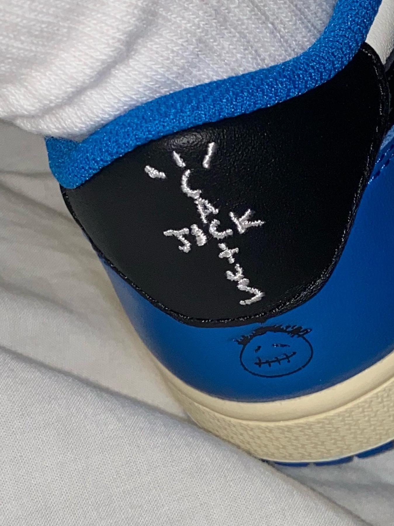 Jordan 1 x Travis Scott x Fragment Retro Low OG SP Military Blue 착용 스타일 - 2