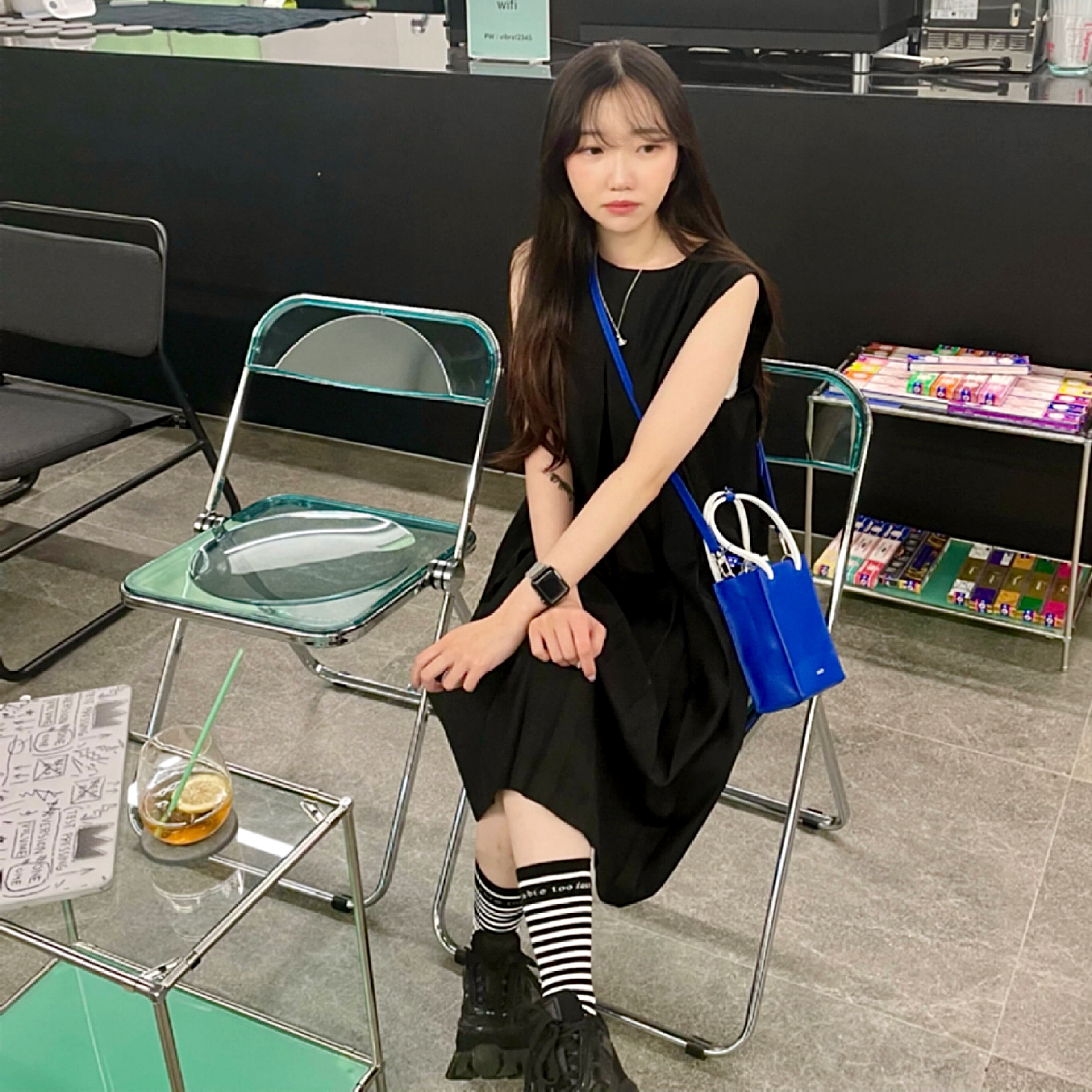 Prada Cloudbust Thunder Technical Fabric Sneakers Black, Ader Error Small Blue Bag Blue 착용 스타일