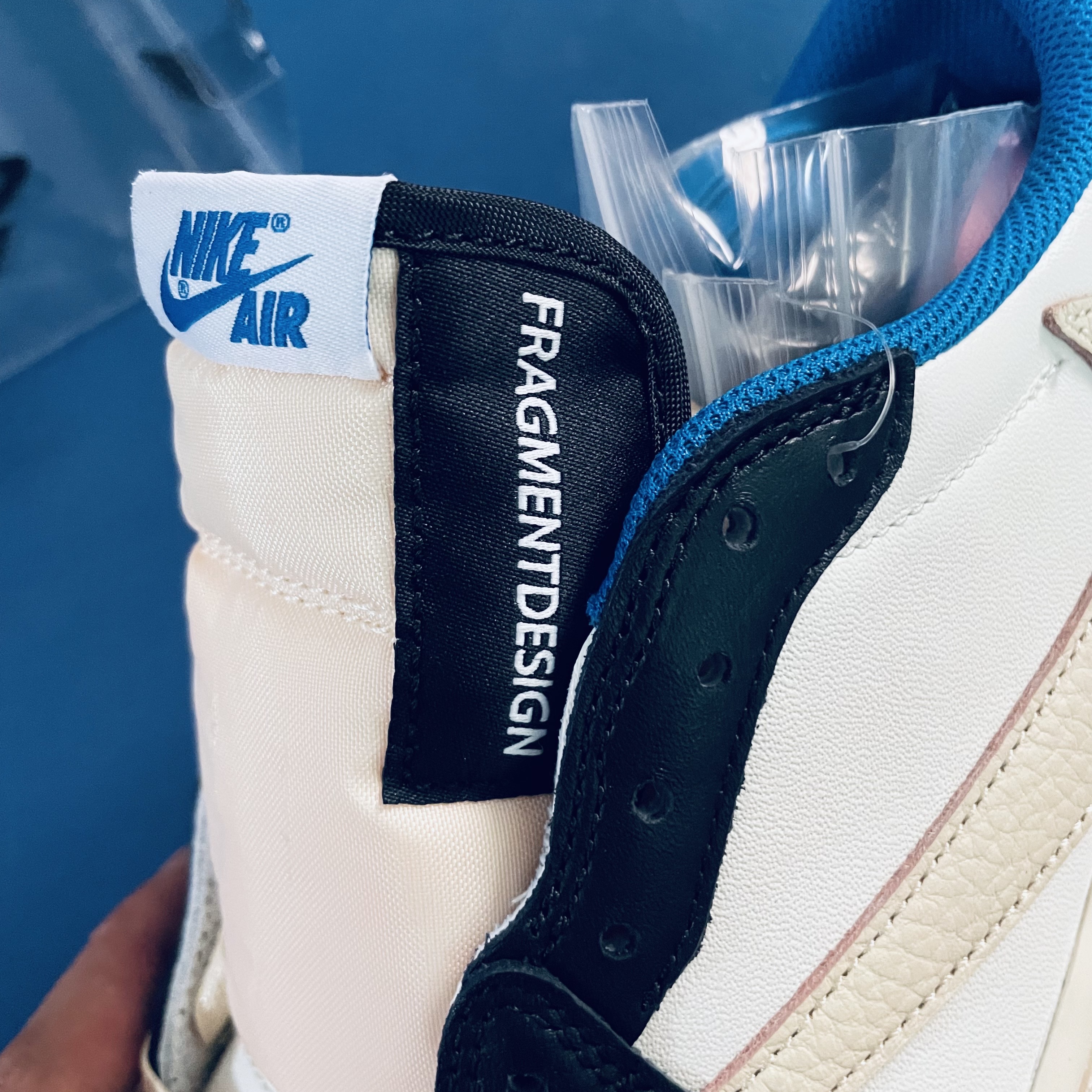 Jordan 1 x Travis Scott x Fragment Retro Low OG SP Military Blue 착용 스타일 - 4