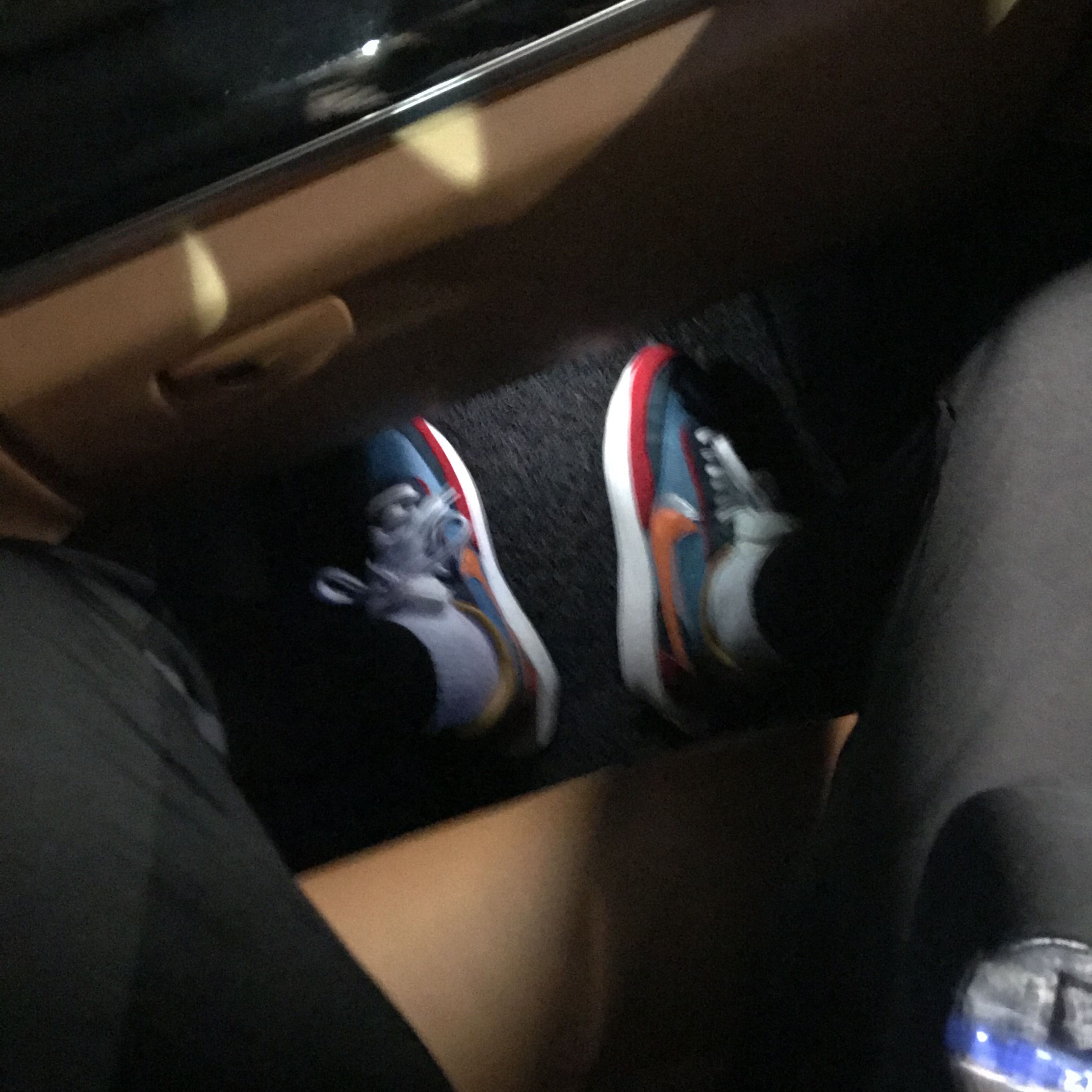Nike x Sacai LDWaffle Blue Multi 착용 스타일 - 2