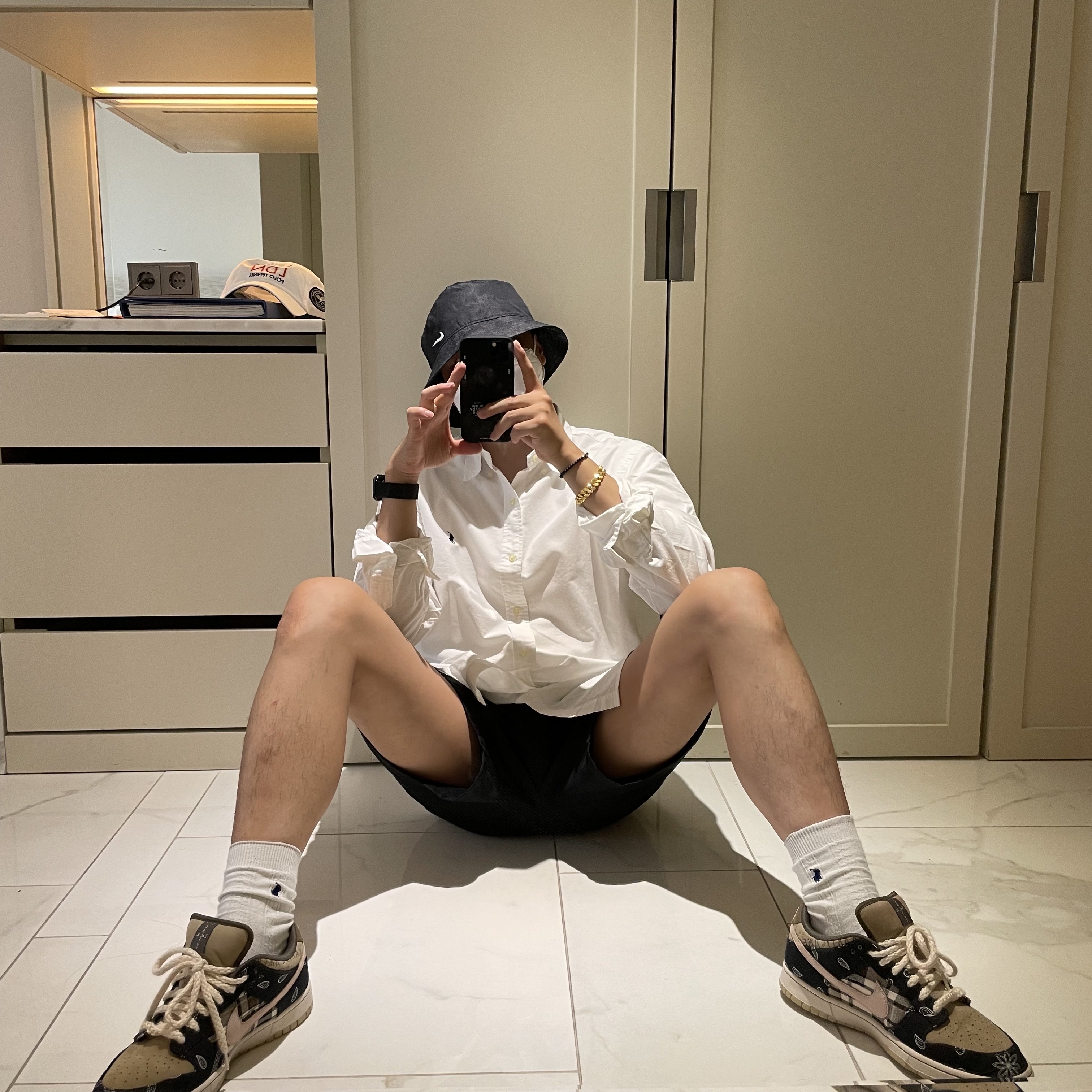 Nike x Travis Scott SB Dunk Low, Nike NRG Bucket Hat Black 착용 스타일
