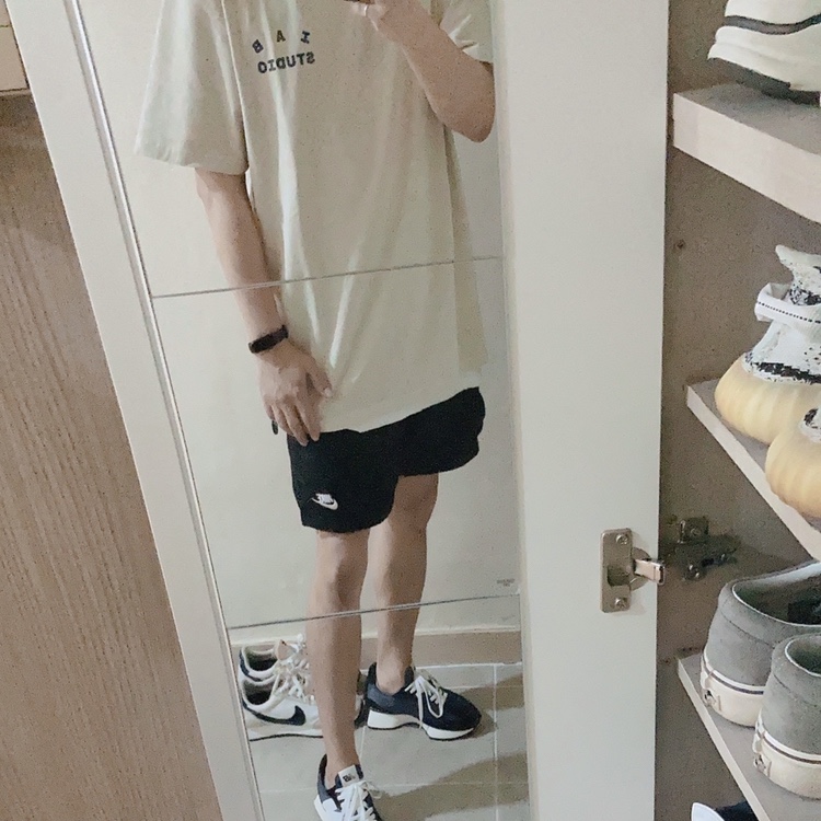 IAB Studio Pigment T-Shirt Oatmeal, (W) New Balance 327 Black Grey 착용 스타일 - 2