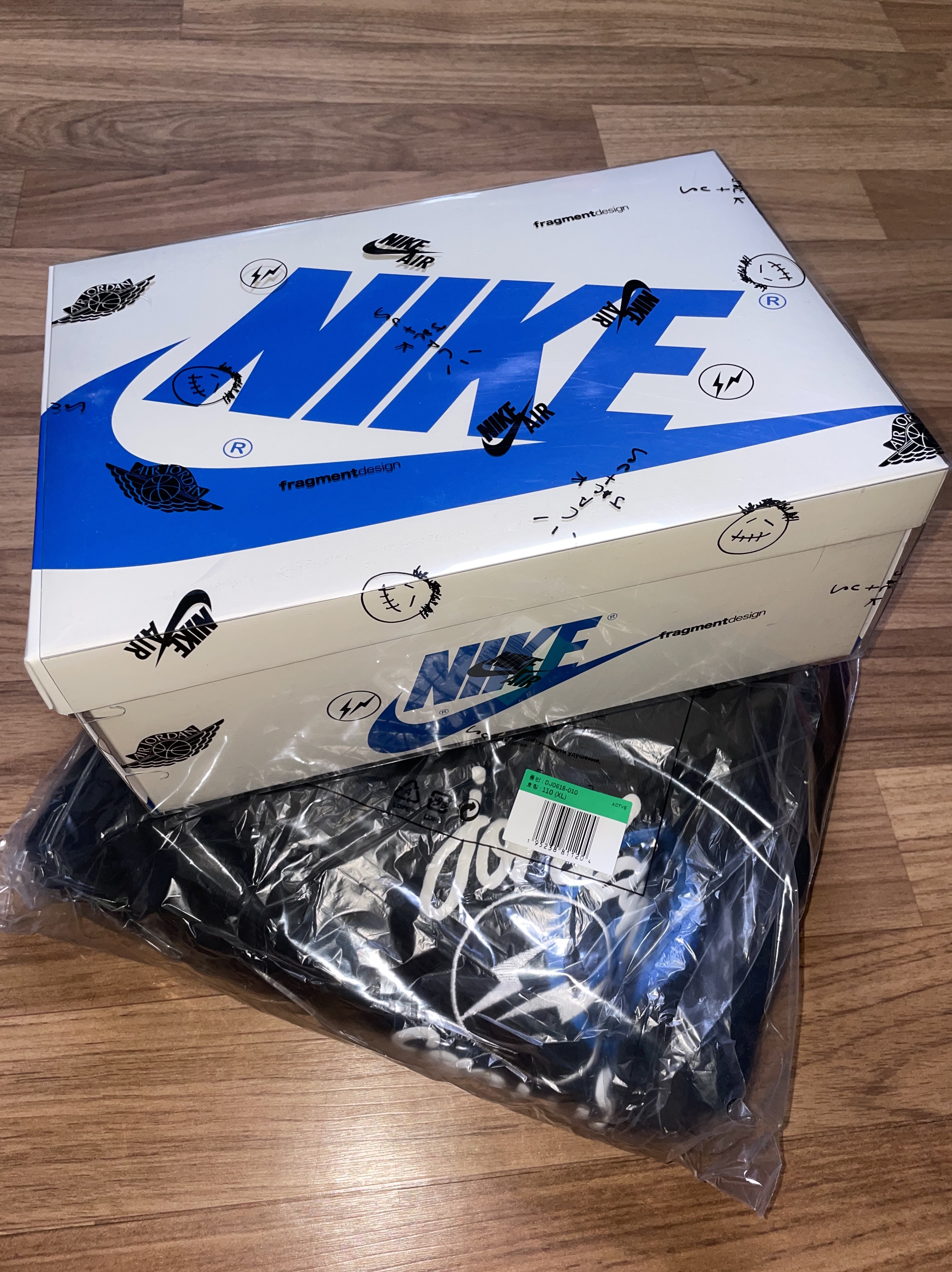 Jordan 1 x Travis Scott x Fragment Retro Low OG SP Military Blue 착용 스타일 - 3