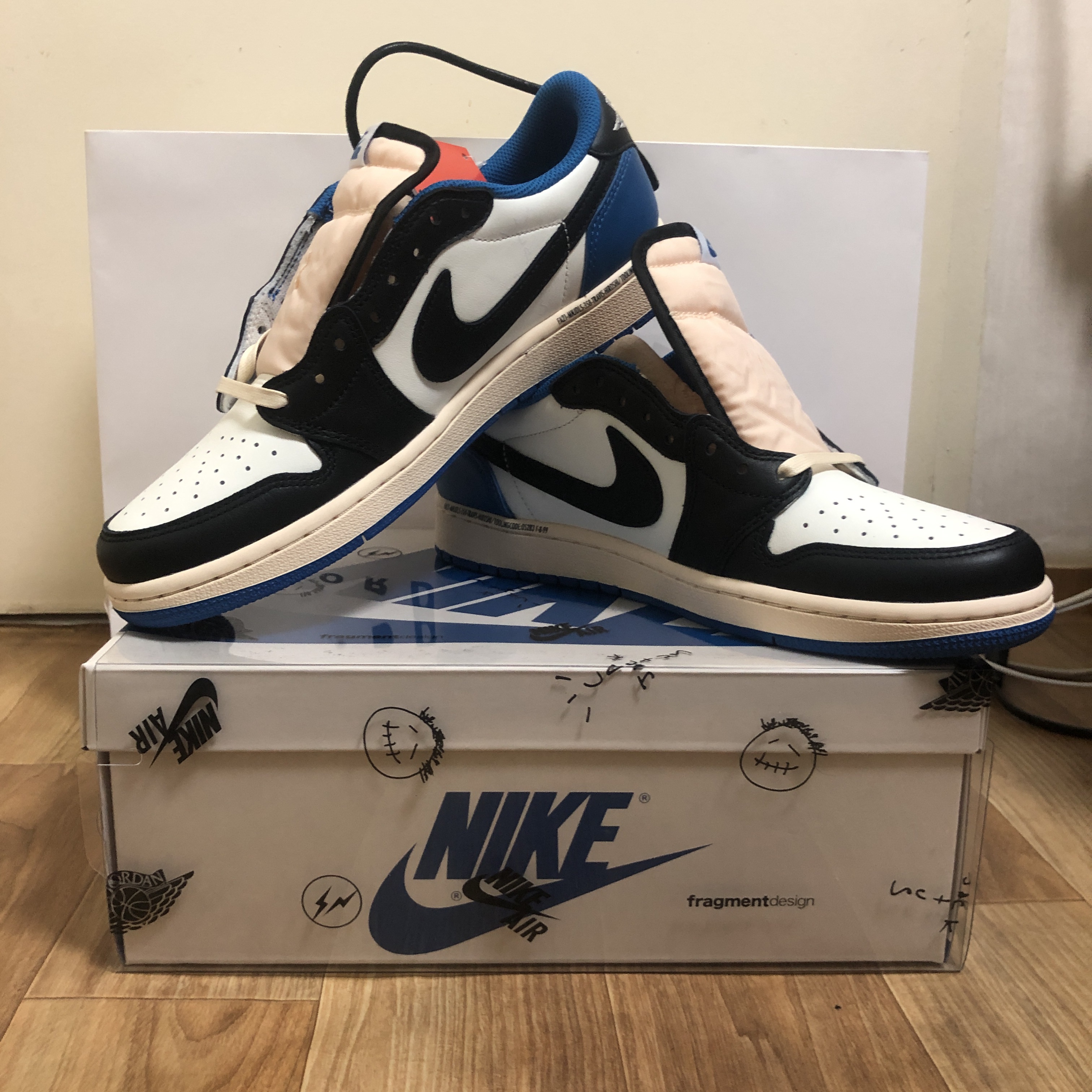 Jordan 1 x Travis Scott x Fragment Retro Low OG SP Military Blue, (W) Jordan 1 Low UNC University Blue 착용 스타일 - 1