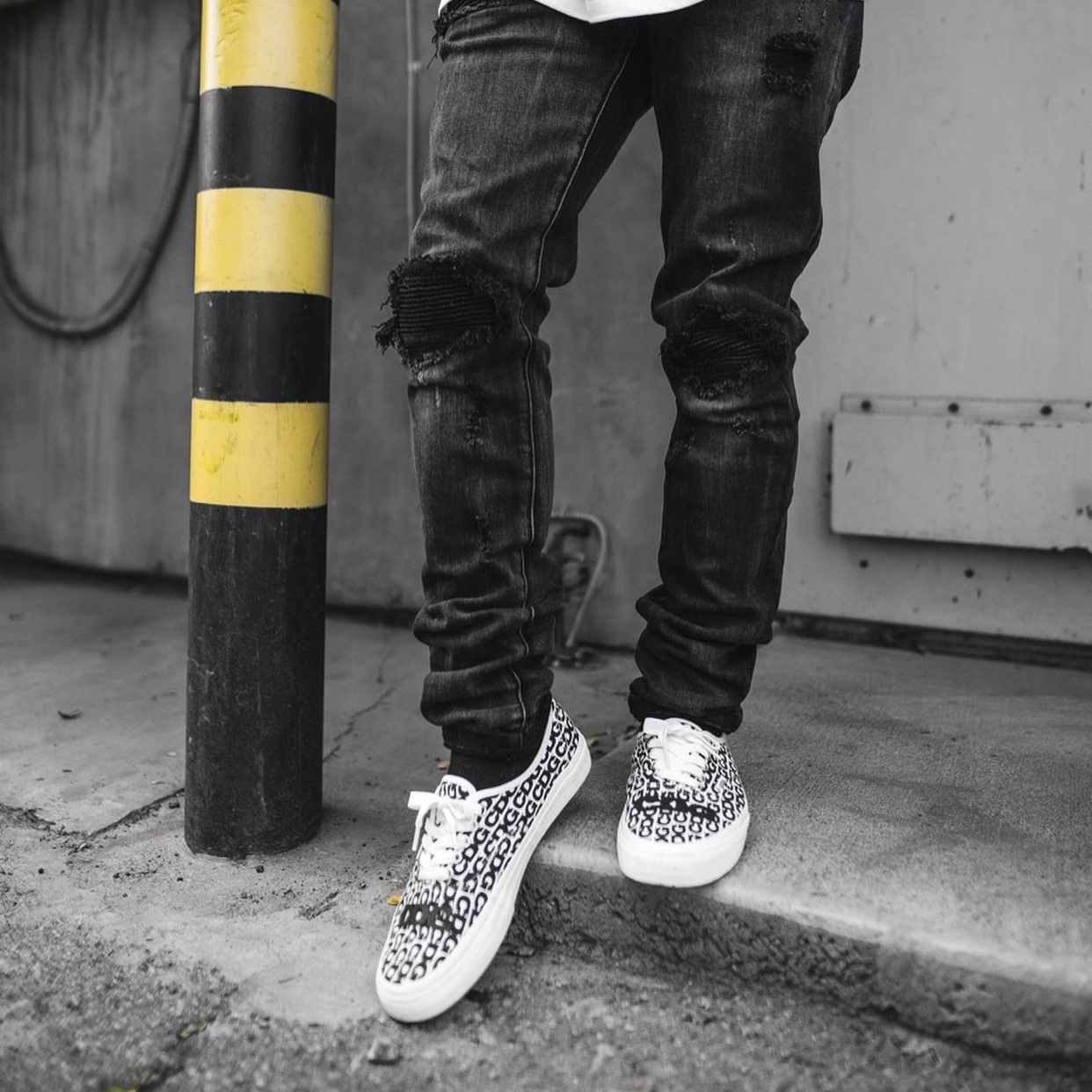 Vans Vault x CDG OG Authentic LX White Black 착용 스타일 - 4