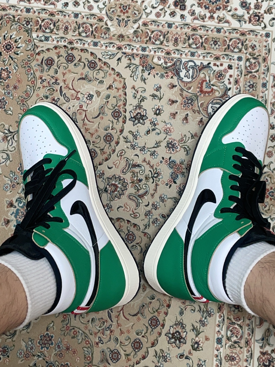 (W) Jordan 1 Retro High OG Lucky Green 착용 스타일 - 5