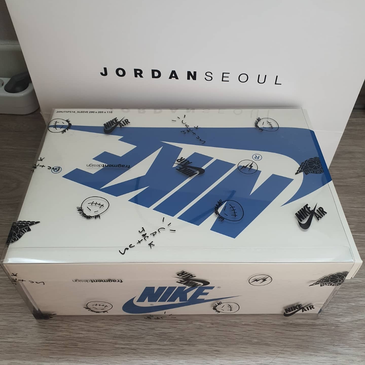 Jordan 1 x Travis Scott x Fragment Retro Low OG SP Military Blue 착용 스타일 - 5