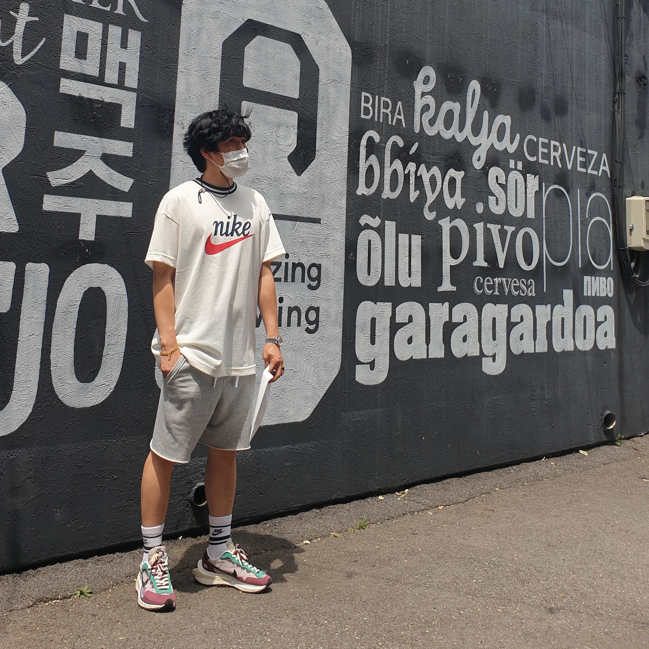 Nike x Sacai VaporWaffle String & Black Villain Red 착용 스타일