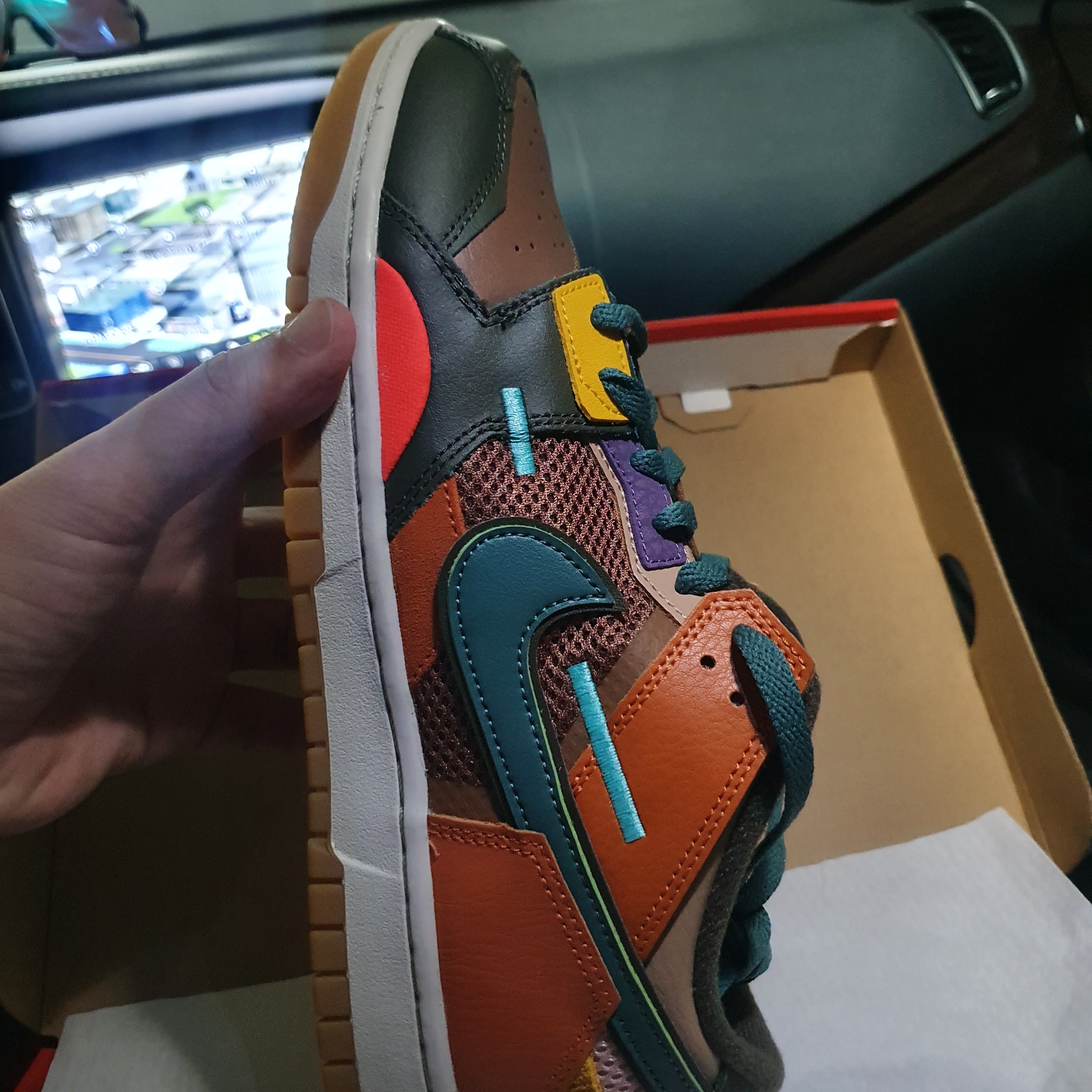 Nike Dunk Scrap Archeo Brown 착용 스타일 - 1
