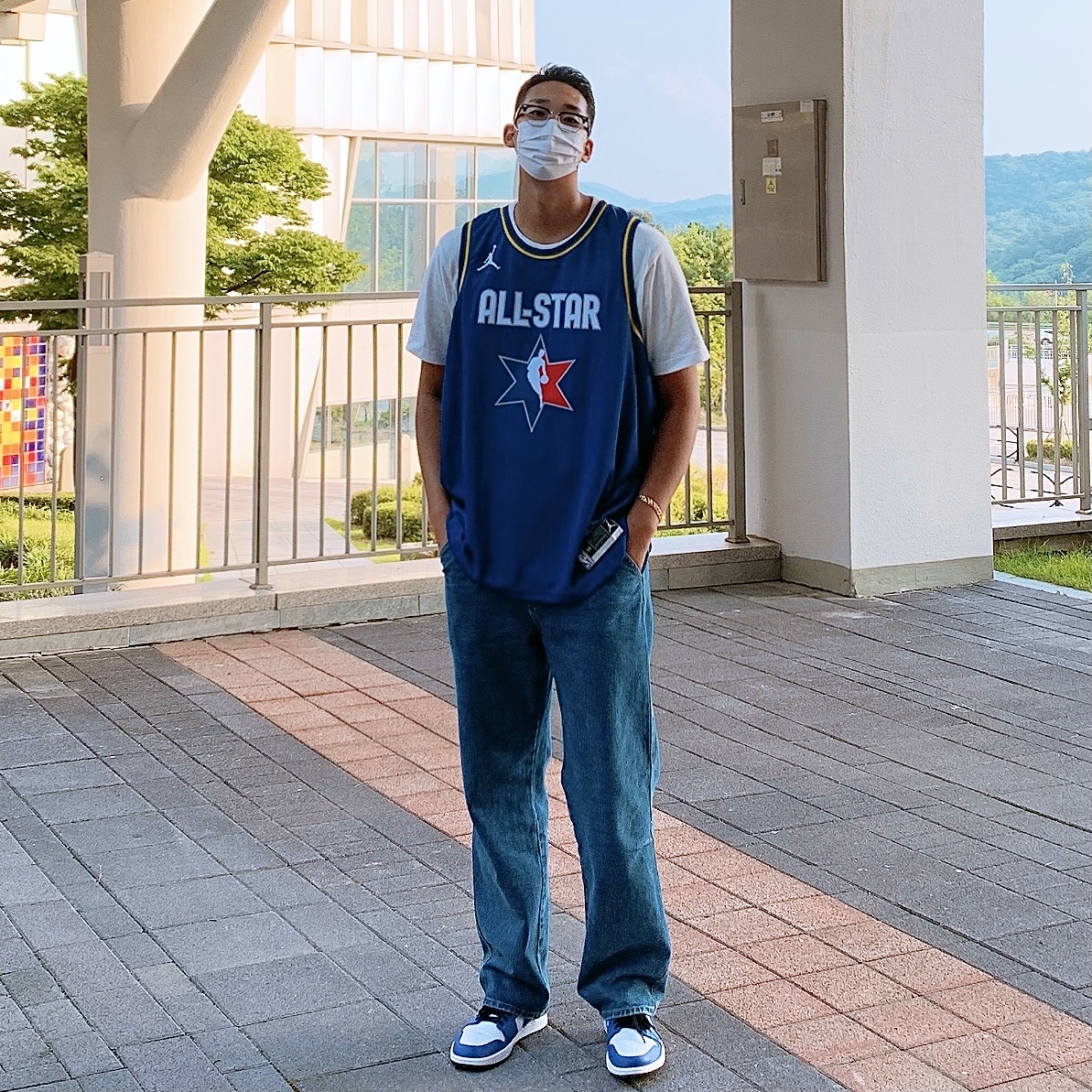 Jordan 1 Low Hyper Royal 착용 스타일
