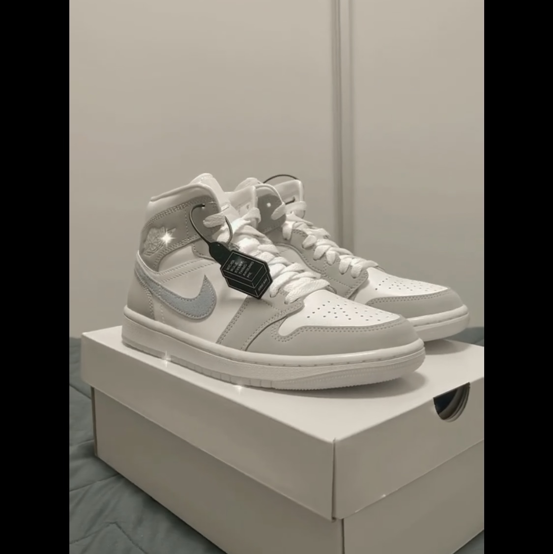 (W) Jordan 1 Mid Wolf Grey 착용 스타일 - 3