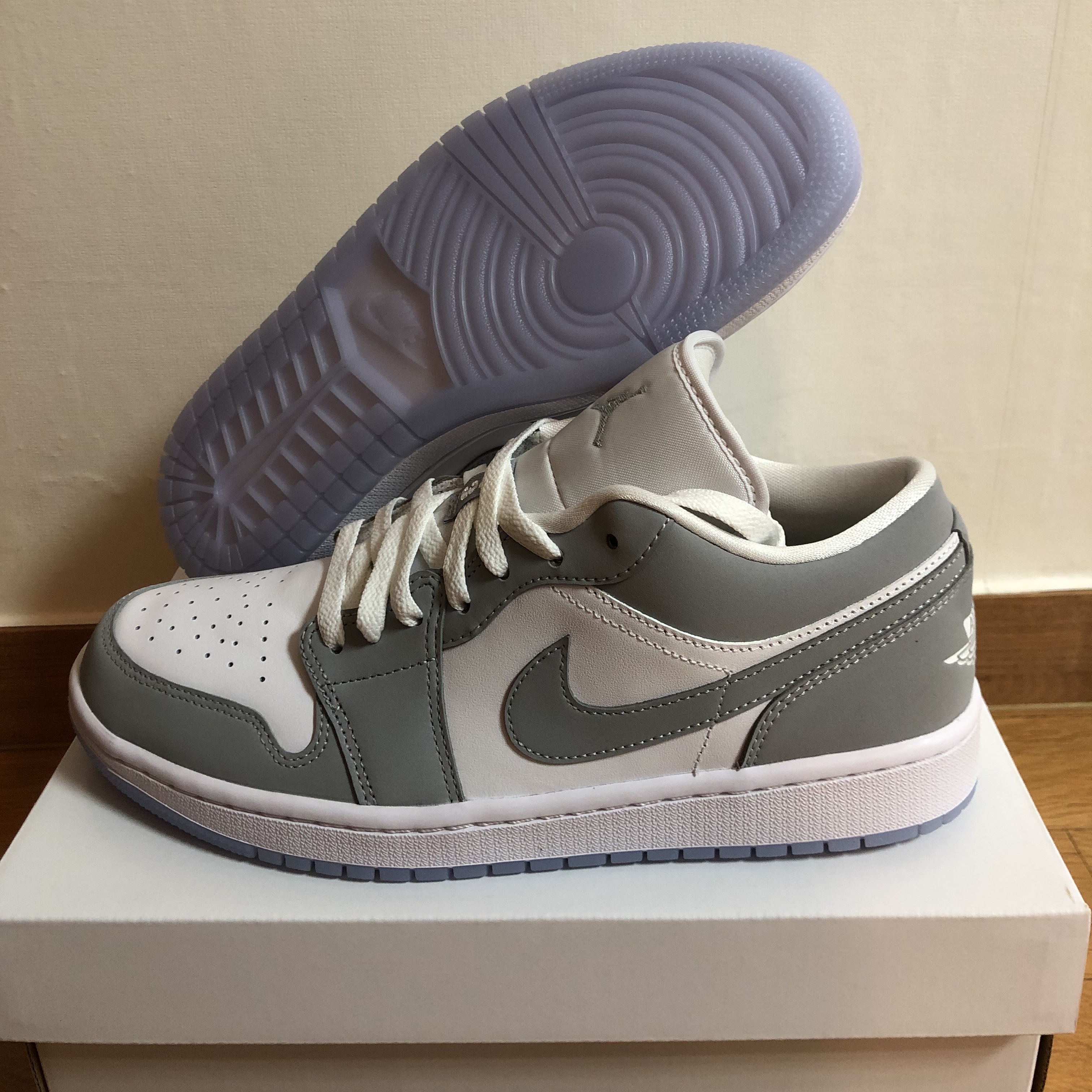 (W) Jordan 1 Low White Wolf Grey 착용 스타일