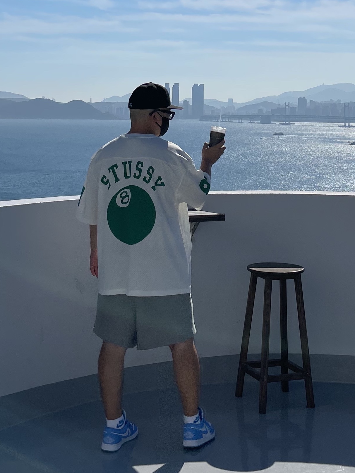 Stussy Mesh Football Jersey Natural, Nike x Fear of God NRG Reversible Shorts 착용 스타일