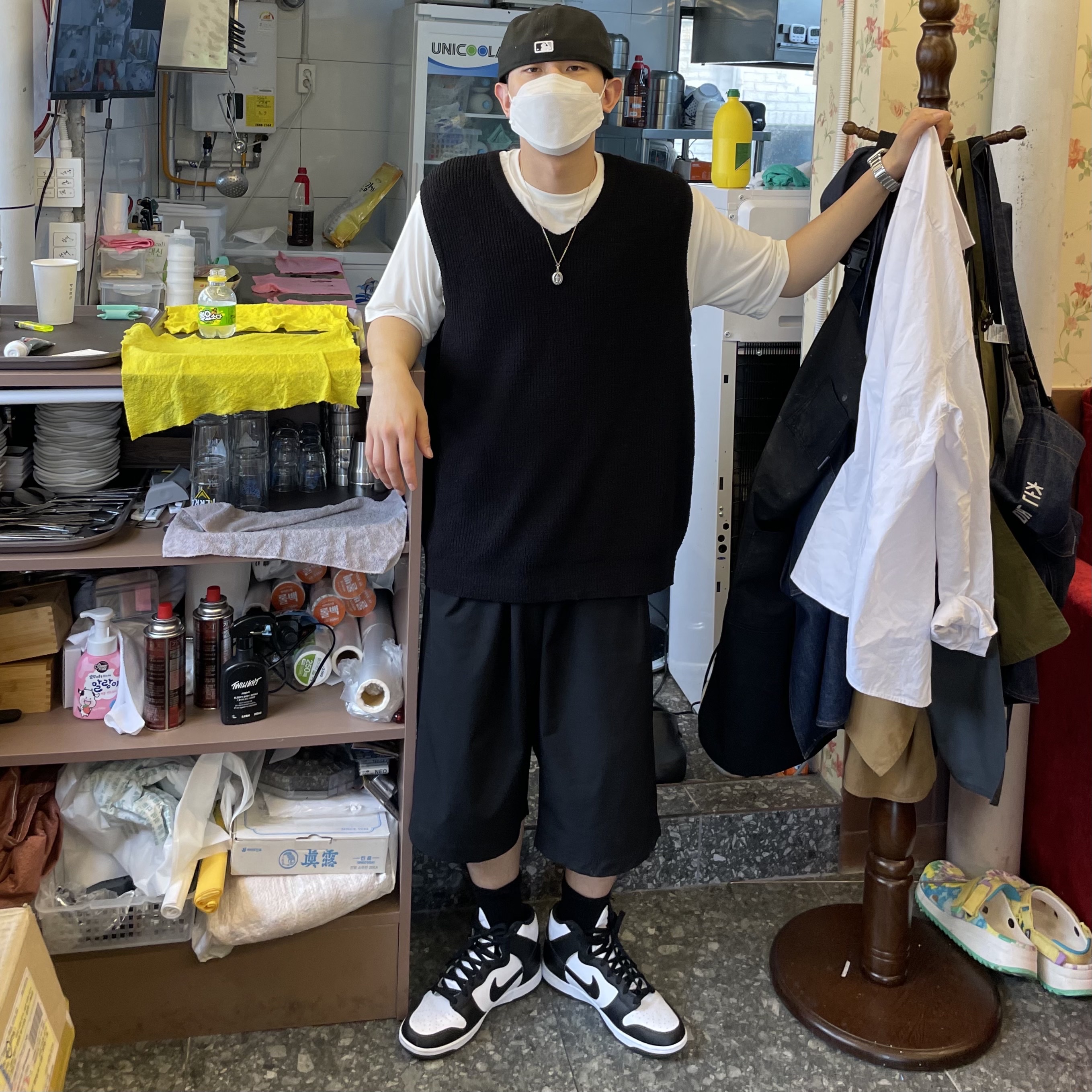 Nike Dunk High Retro Black and White 착용 스타일