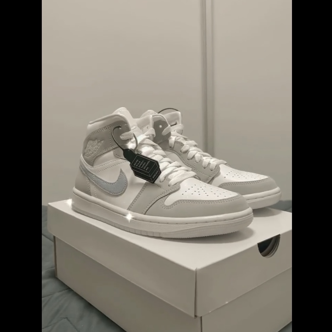 (W) Jordan 1 Mid Wolf Grey 착용 스타일 - 2
