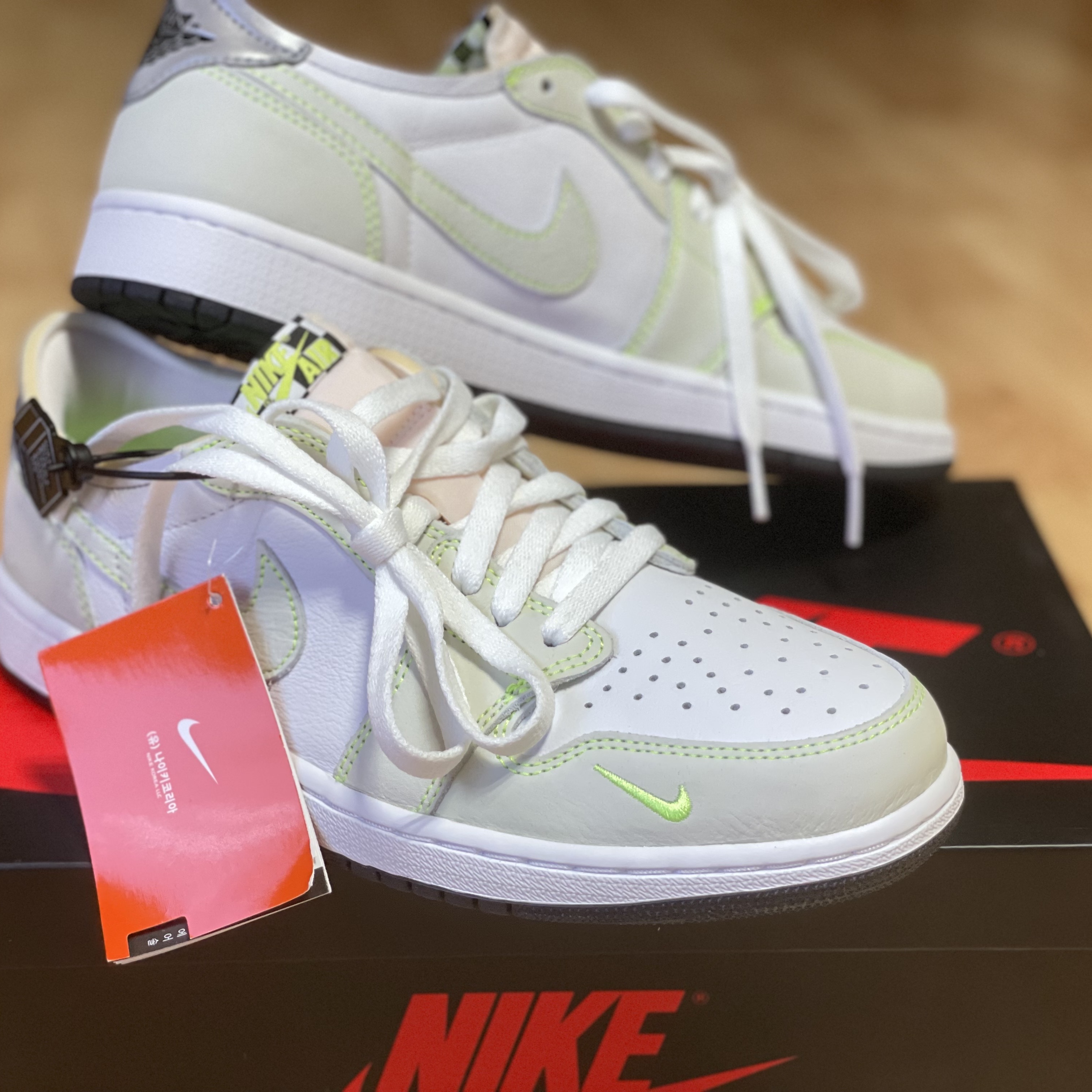 Jordan 1 Low OG Ghost Green 착용 스타일 - 5