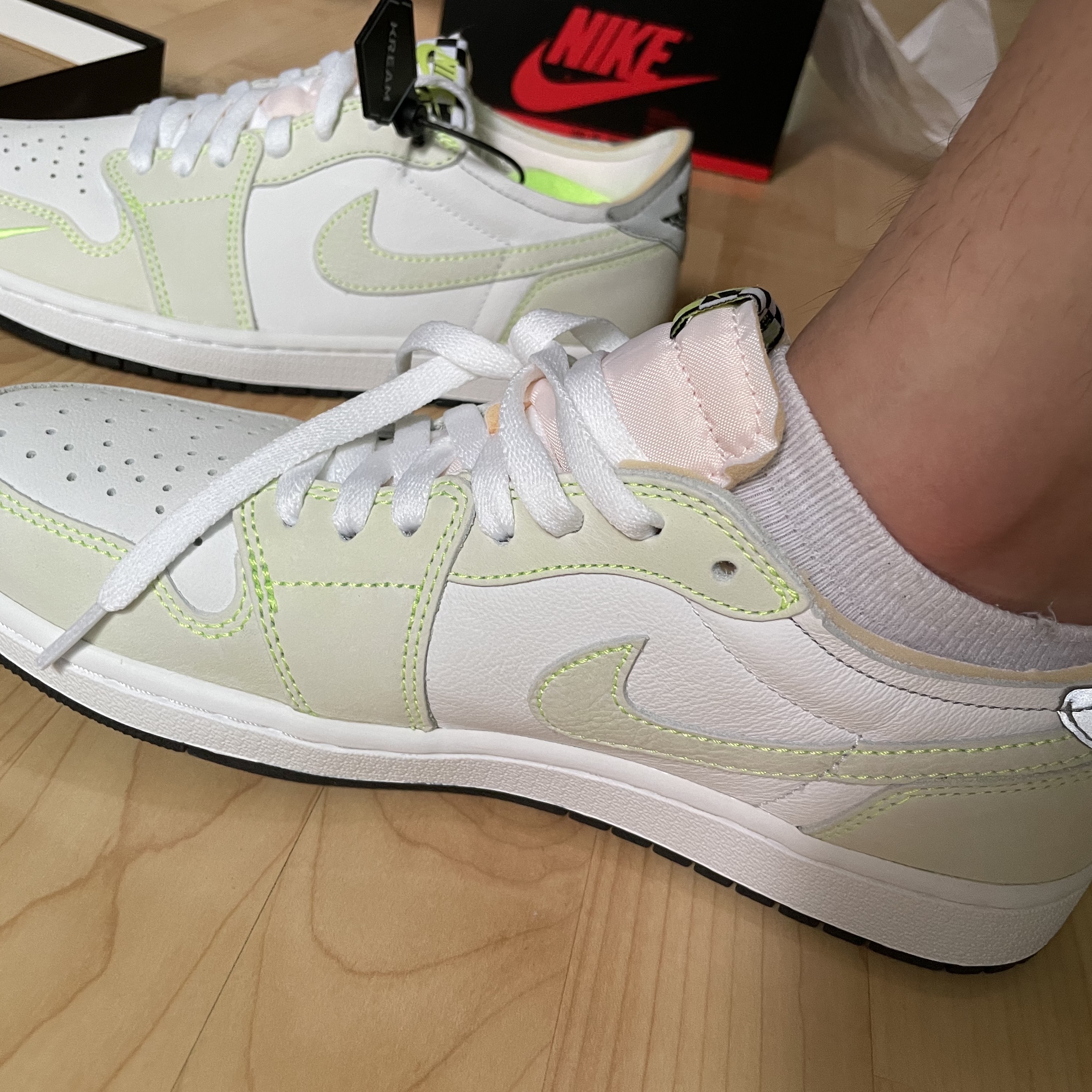 Jordan 1 Low OG Ghost Green 착용 스타일 - 4