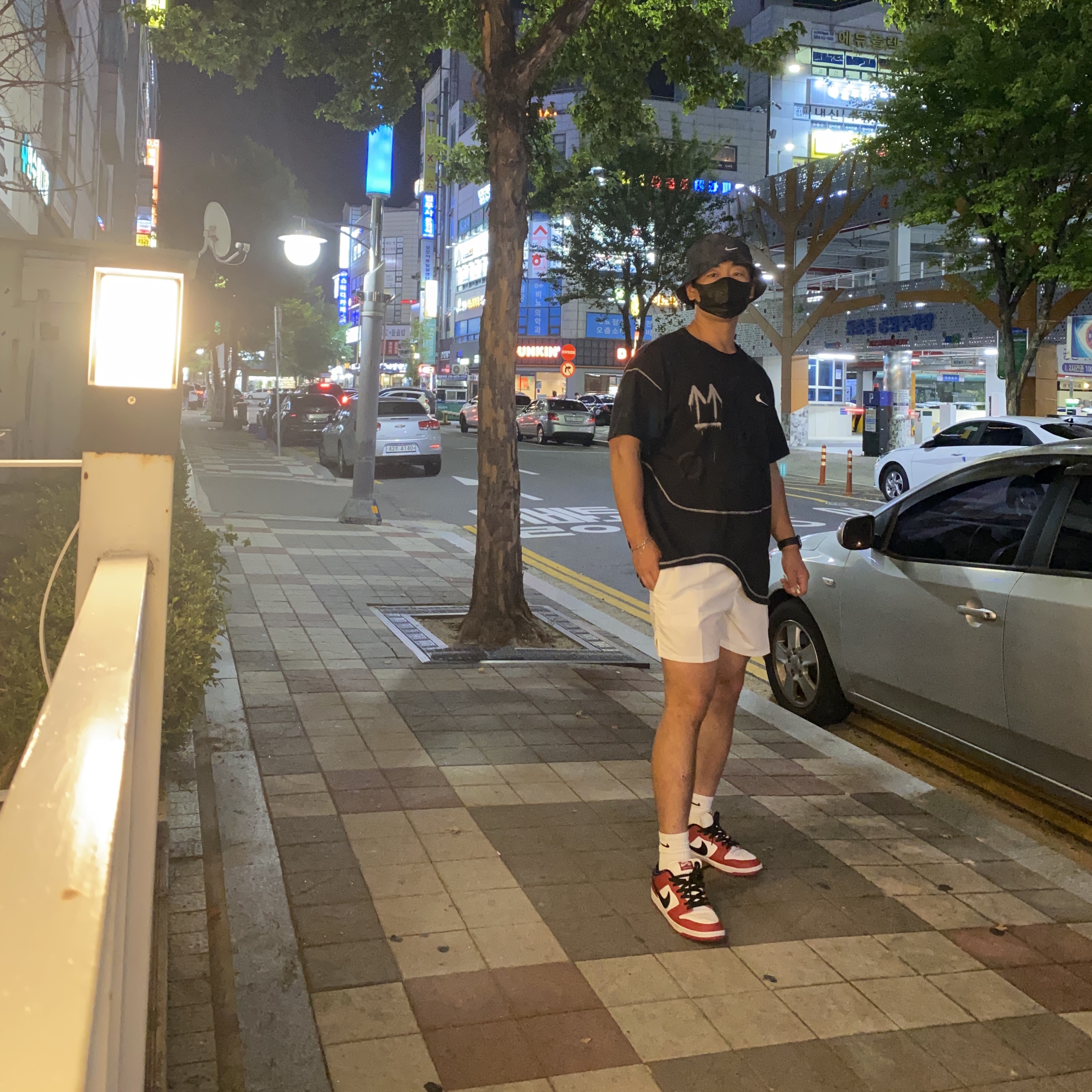 Nike SB Dunk Low Pro Chicago, Nike x Off-White NRG RU Short Sleeve T-Shirt 착용 스타일