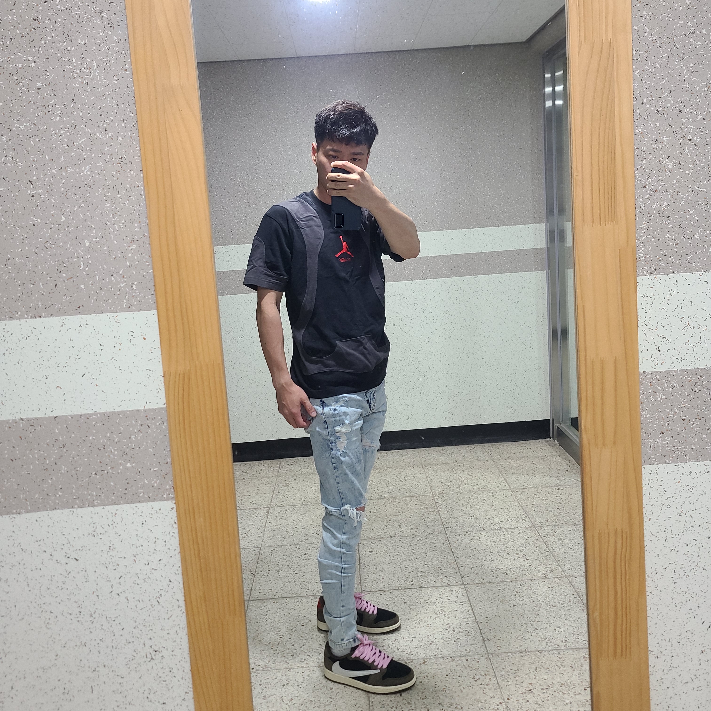 Jordan x Off-White T-Shirt Black - Asia, Jordan 1 x Travis Scott Retro Low OG SP Mocha 착용 스타일