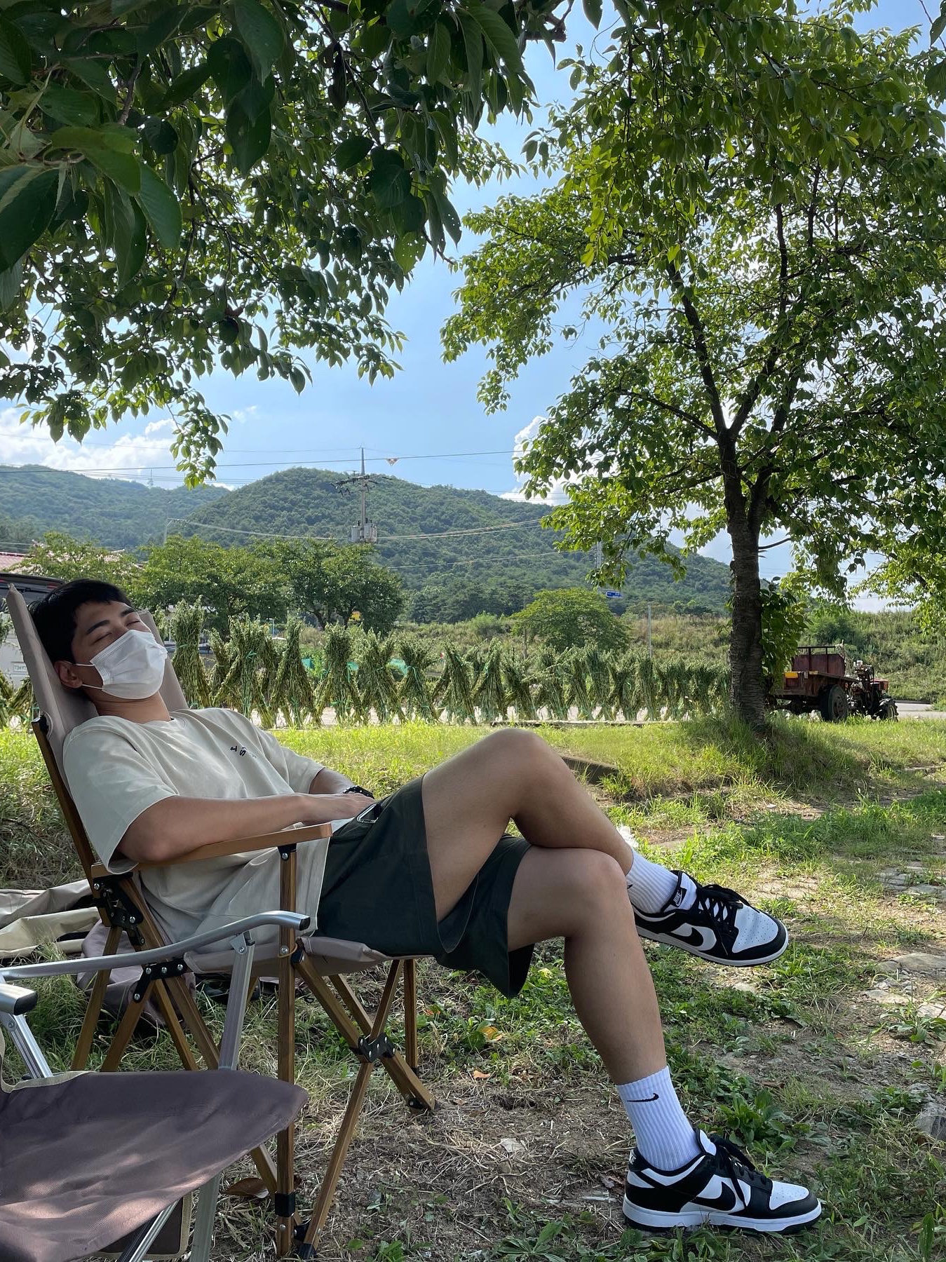 IAB Studio Pigment T-Shirt Oatmeal, Nike ACG Cargo Shorts Cargo Khaki - Asia 착용 스타일 - 1