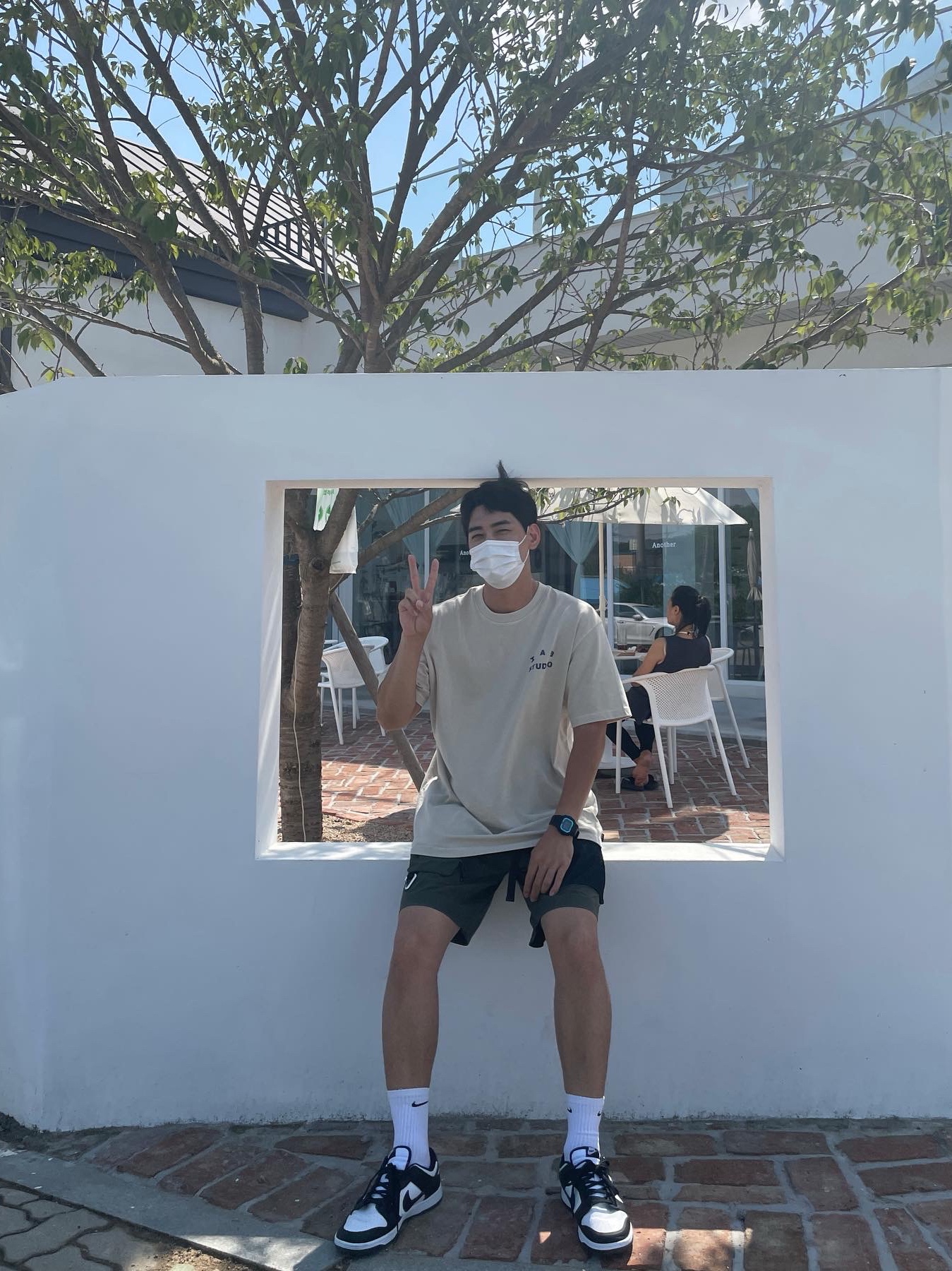 IAB Studio Pigment T-Shirt Oatmeal, Nike ACG Cargo Shorts Cargo Khaki - Asia 착용 스타일 - 2