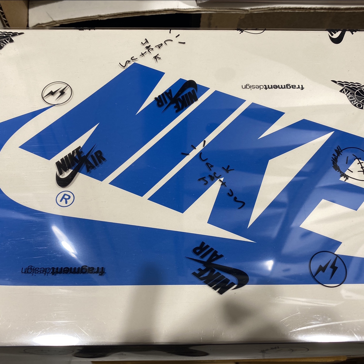 Jordan 1 x Travis Scott x Fragment Retro Low OG SP Military Blue, Jordan 1 x Travis Scott Retro High OG SP Mocha 착용 스타일 - 3