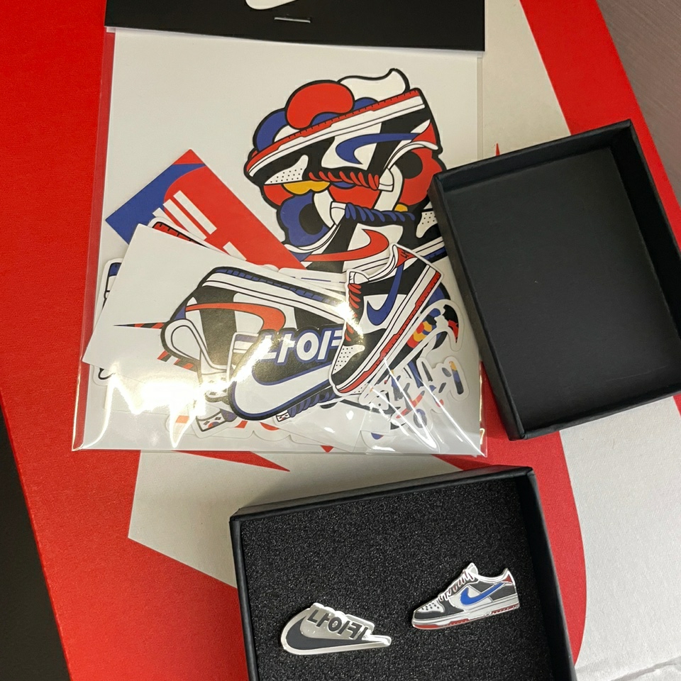 Nike Dunk Low SE Seoul (With Special Gift) 착용 스타일 - 2