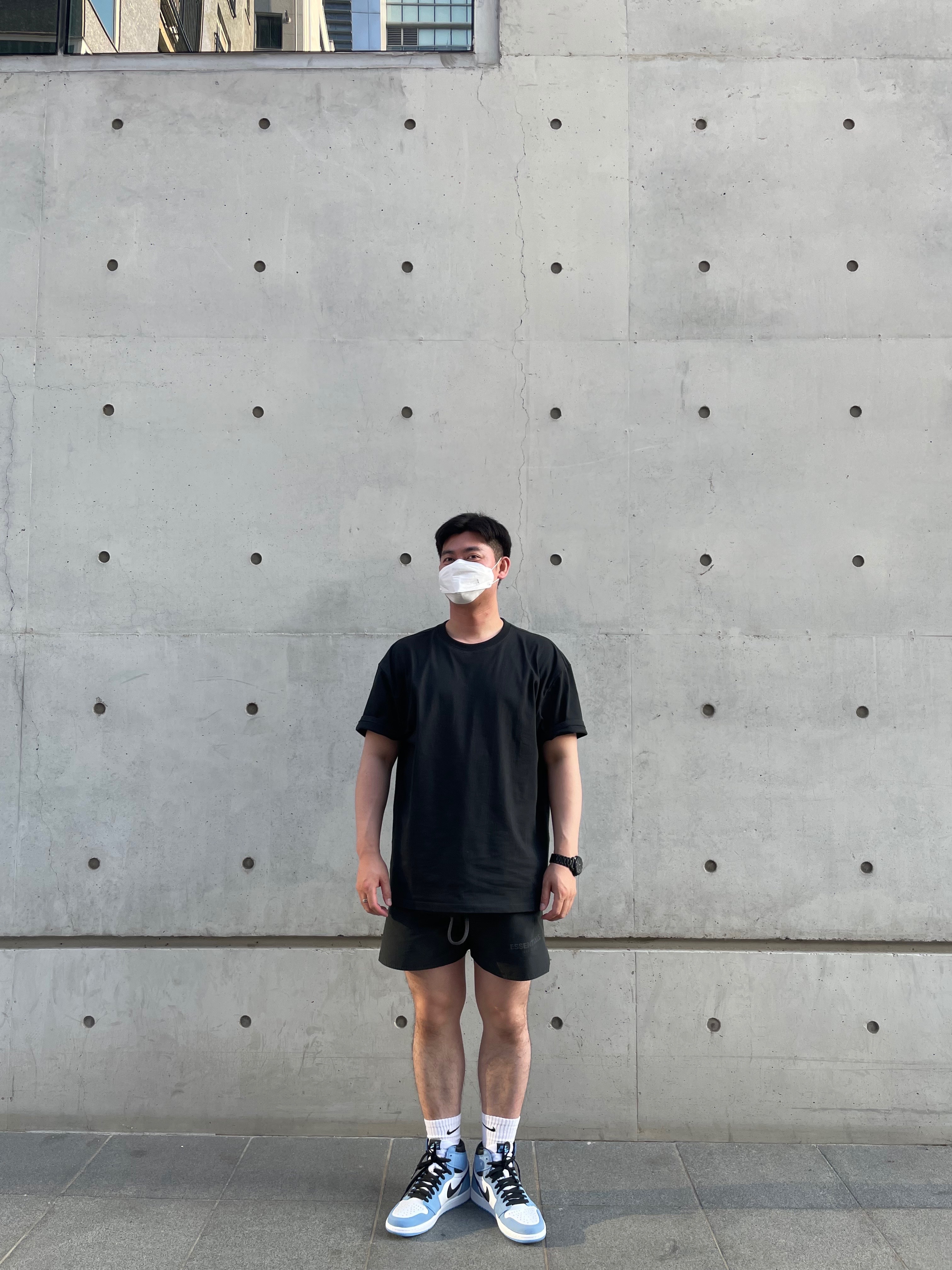 Essentials T-Shirt Black - 21SS, Essentials Volley Shorts Black - 21SS 착용 스타일 - 2