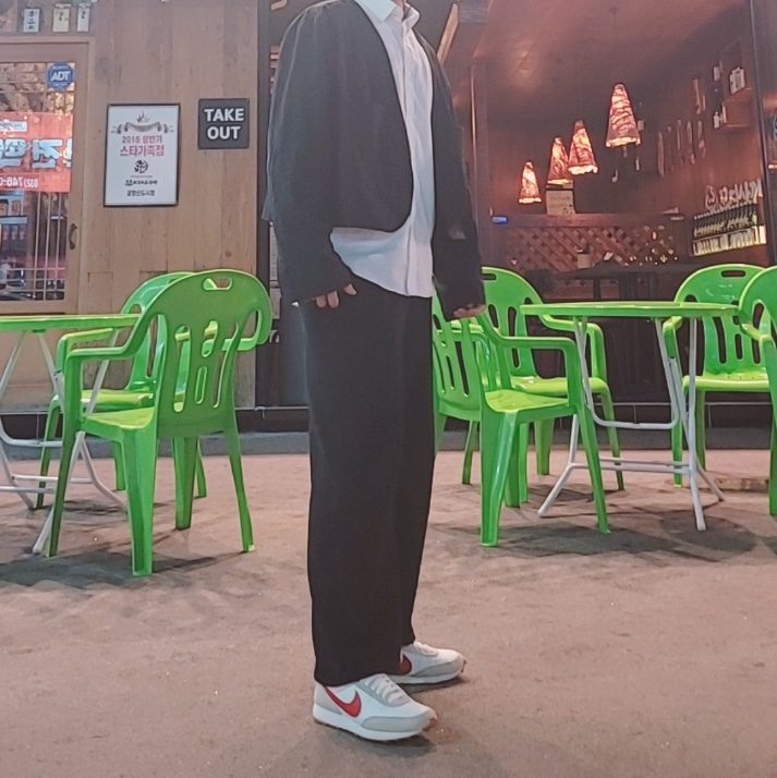 (W) Nike Daybreak Summit White University Red 착용 스타일 - 1