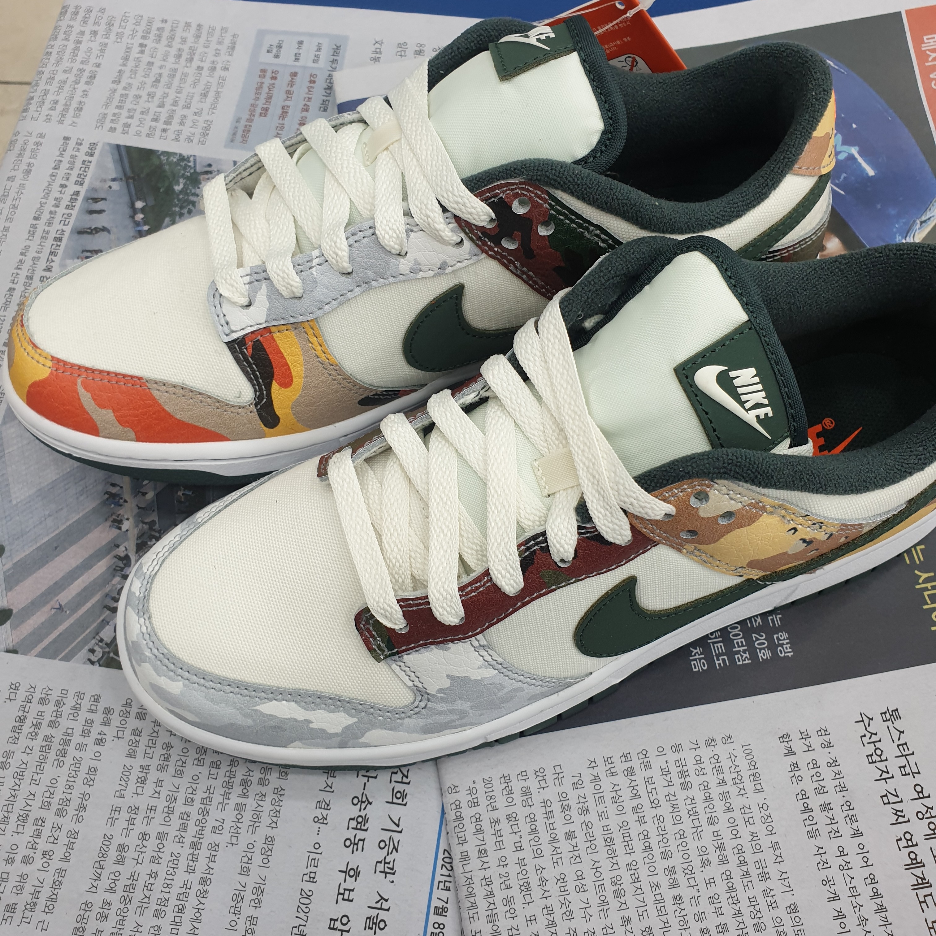 Nike Dunk Low SE Sail Multi Camo 착용 스타일 - 2